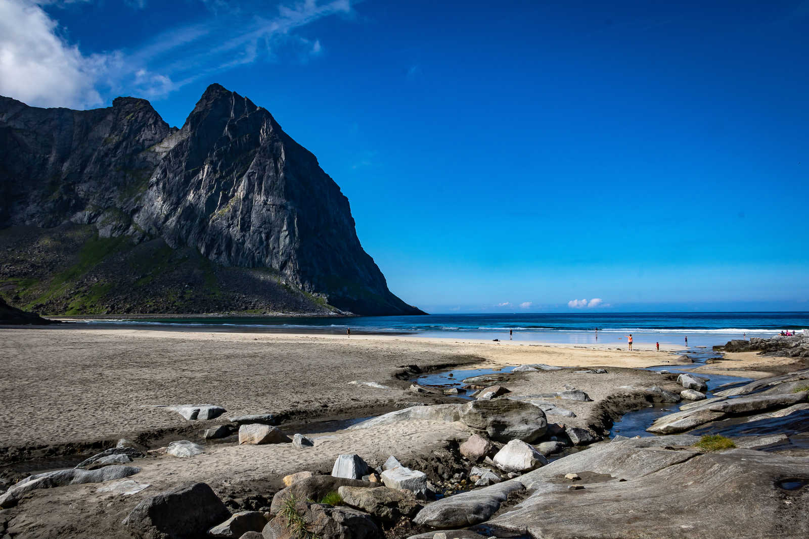 Kvalvika, plage de la baleine aux Lofoten © Kergoet Michel