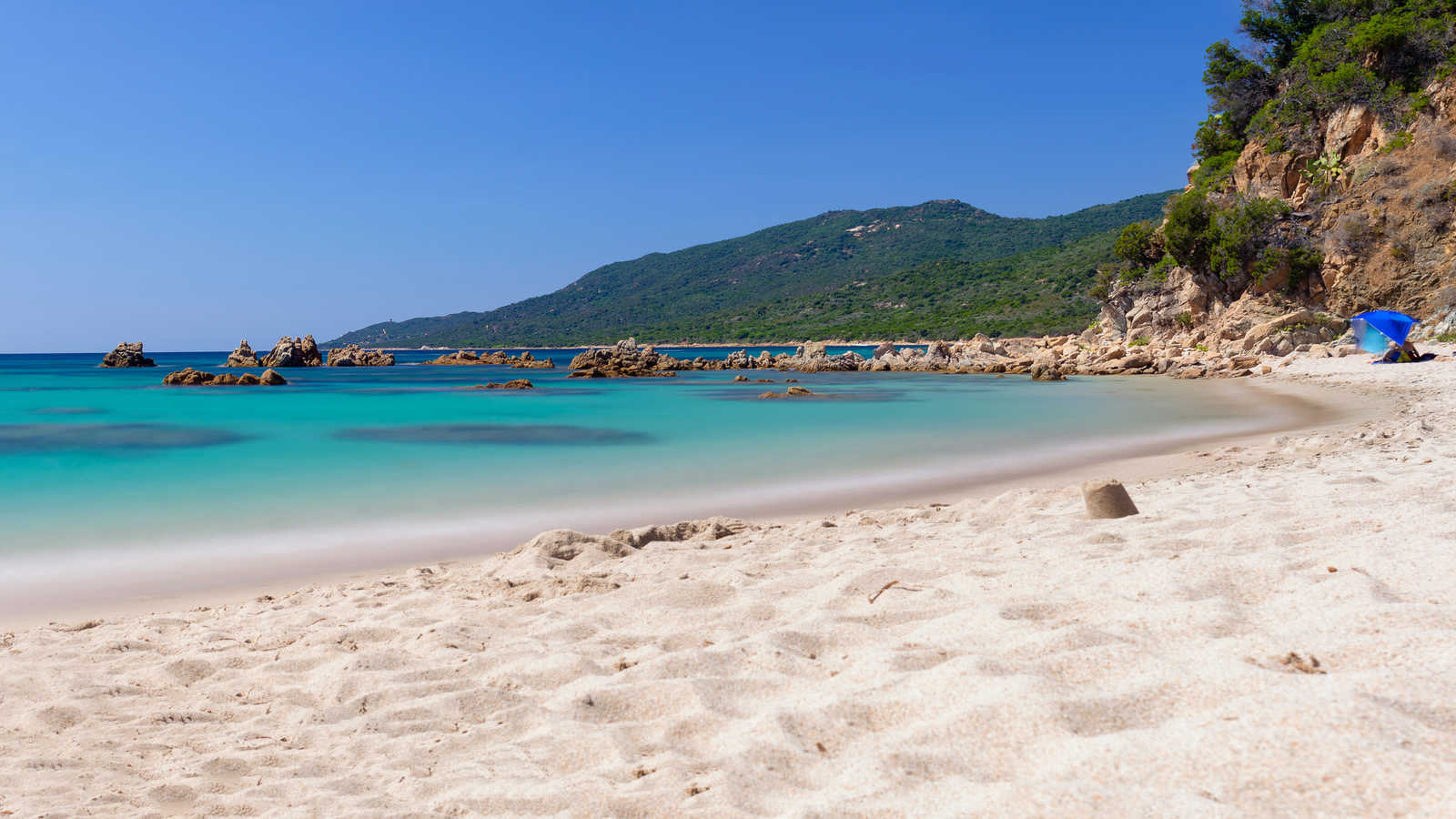 La plage de sable fin de Cupabia, Serra di ferro, Corse © Franck