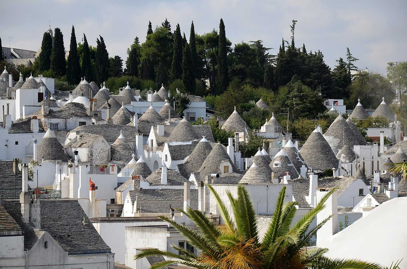 La ville d'Alberobello dans les Pouilles en Italie © pixabay