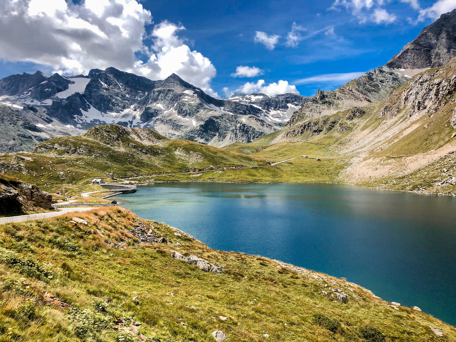 lac dans le parc national du Gran paradiso © Okfoto.it