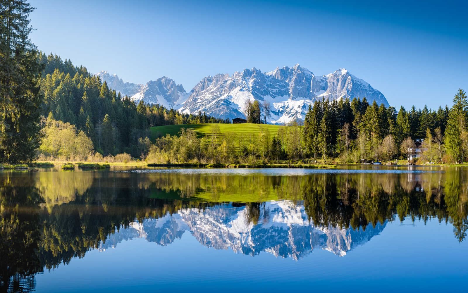 lac-de-montagne-dans-le-tyrol © Auergraphics