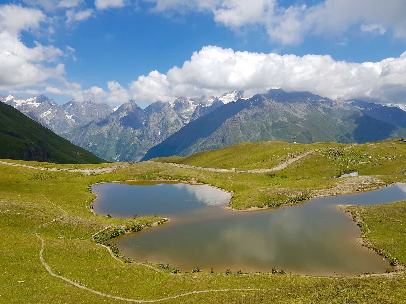 Lac Koruldi en Géorgie © Shakya Rajeev