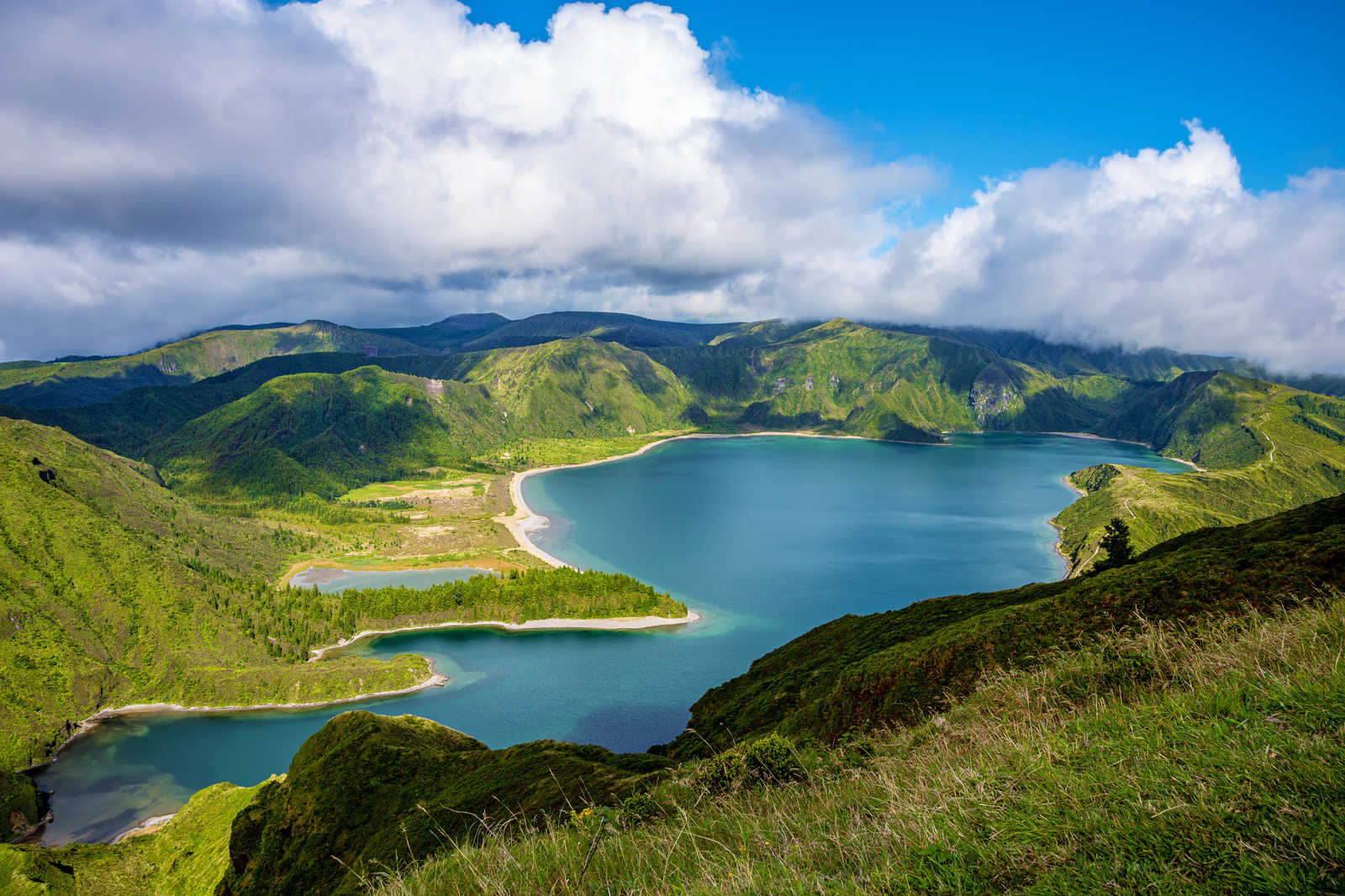 Lagoa do Fogo aux Açores © Shpulak Iryna