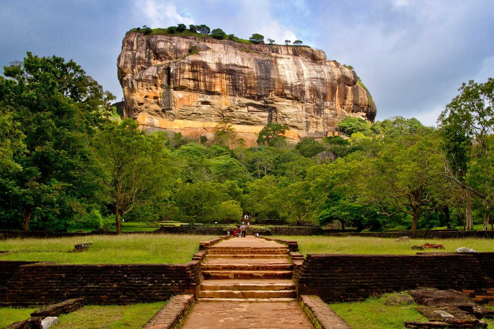 Le rocher du Lion à Sigiriya © pixabay