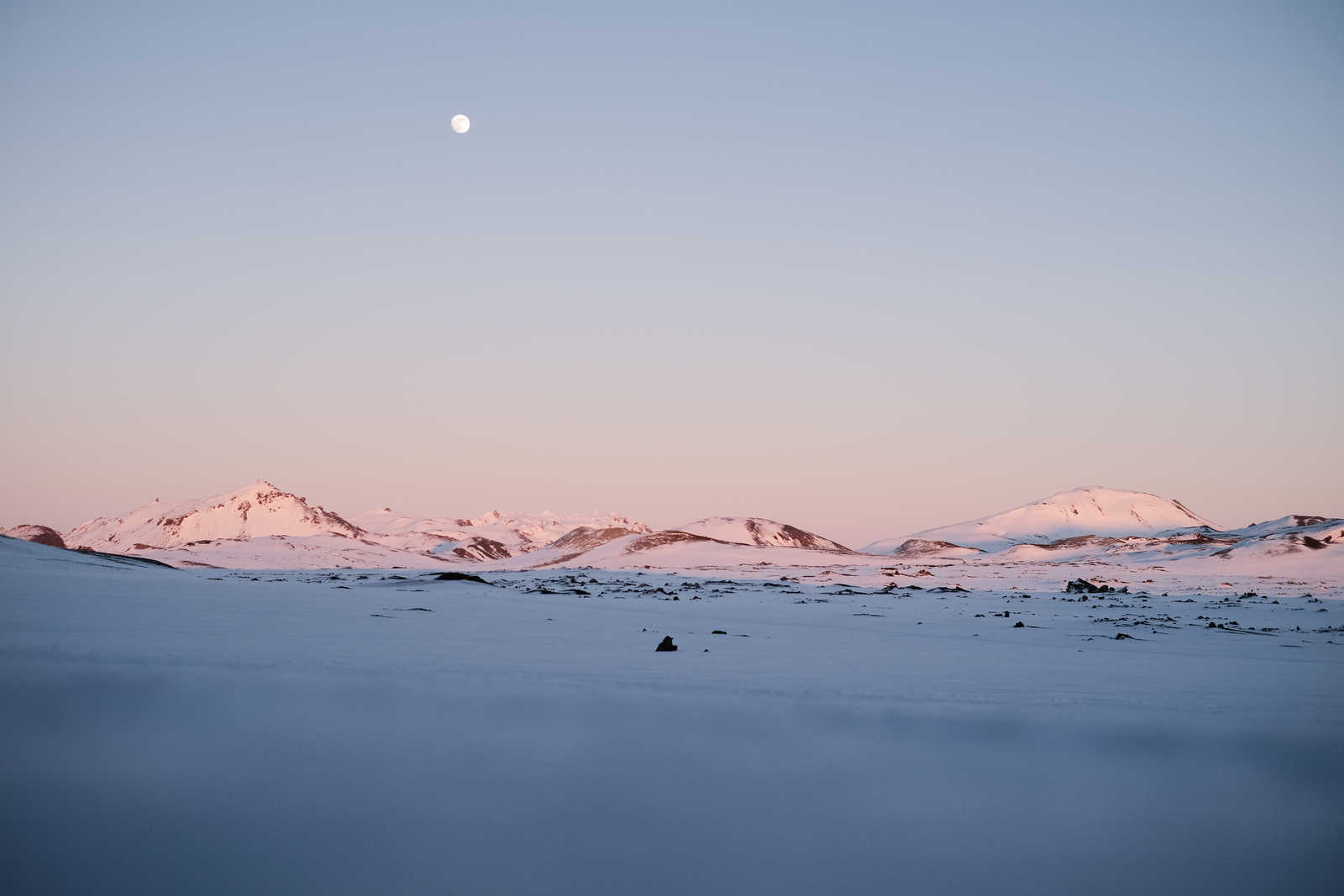 Lune et neige en Islande EISLSK4 © Ariza Charles