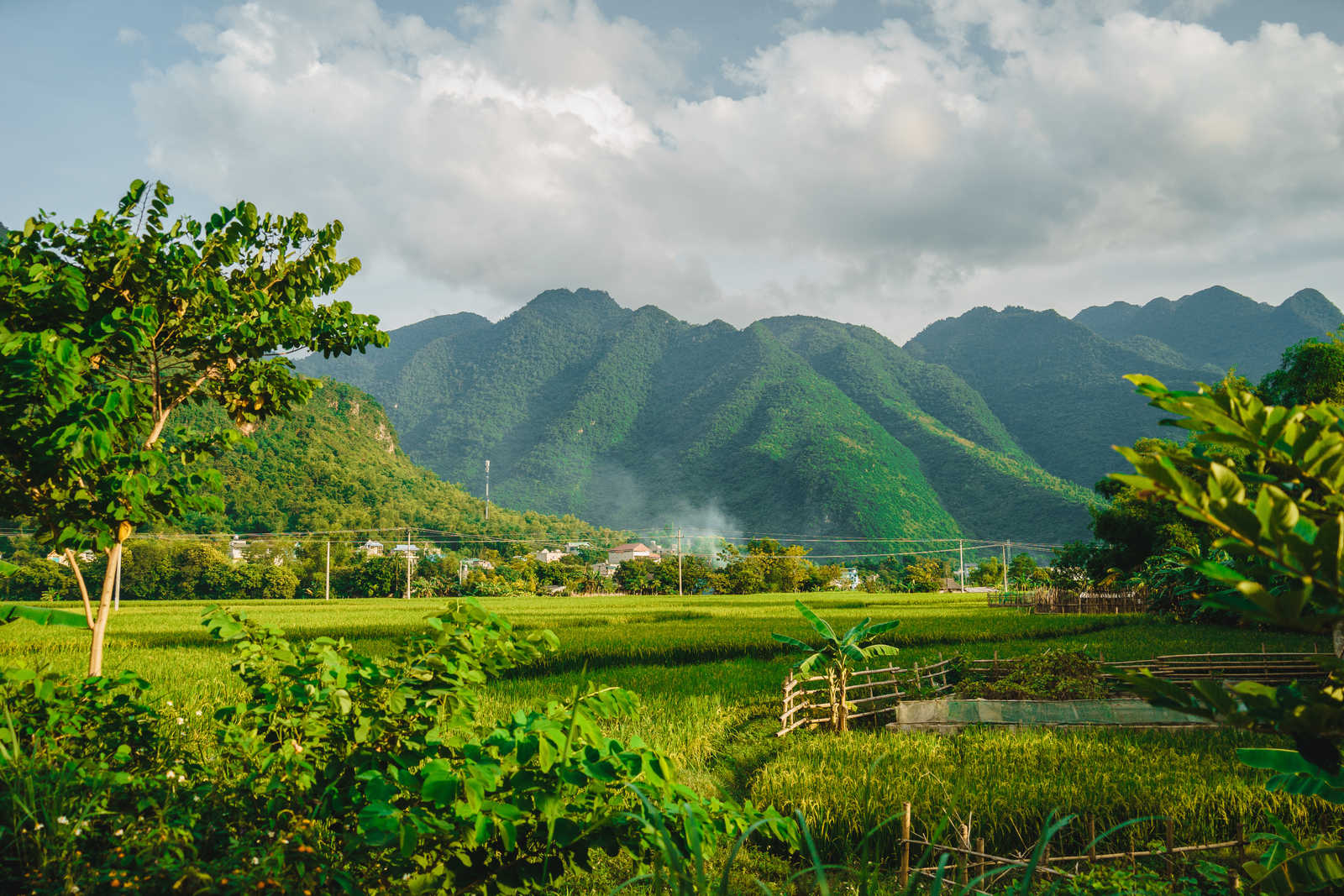 Mai Chau, Vietnam © Cravena