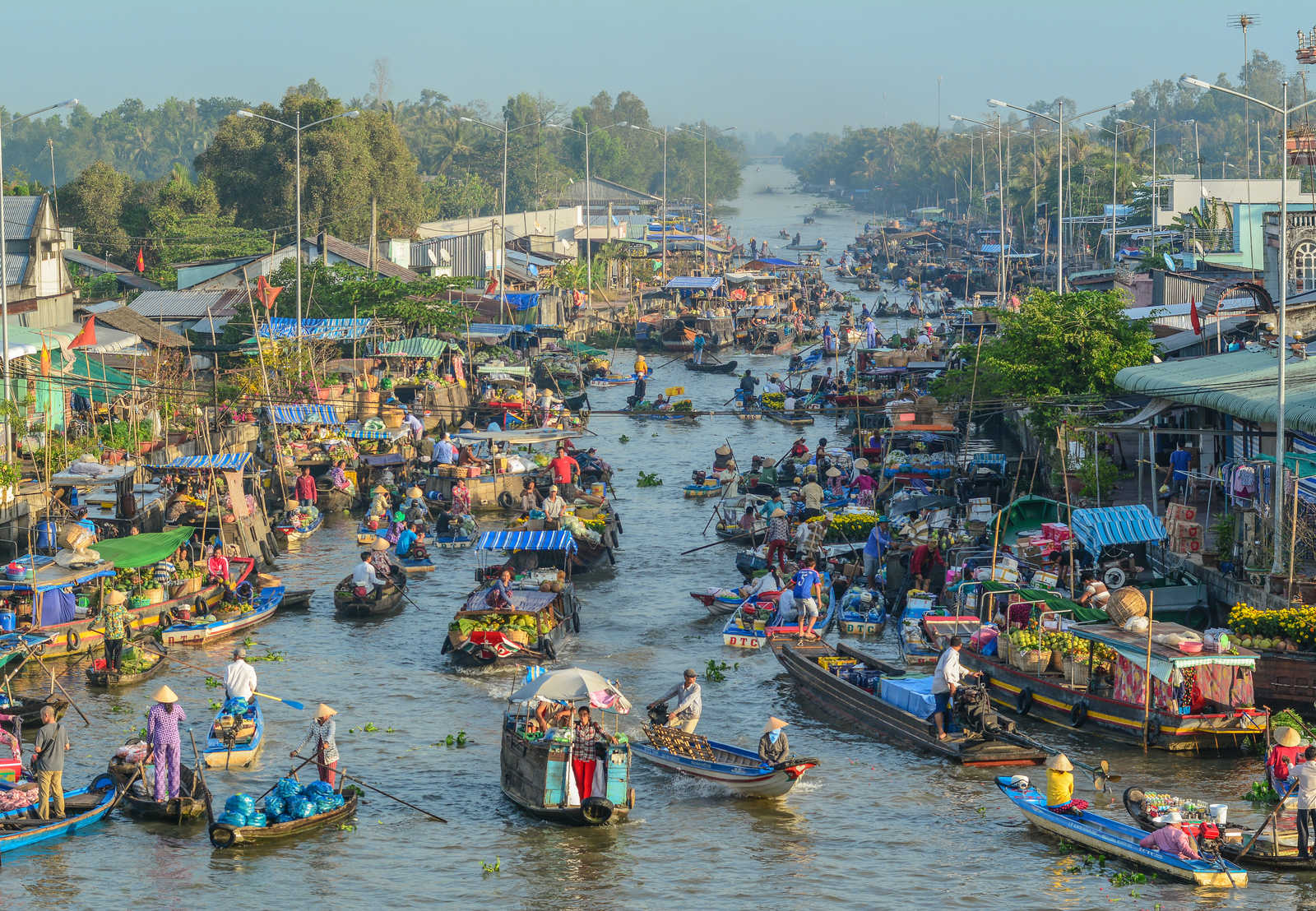 Marché flottant sur la Mékong au Vietnam © Phuong