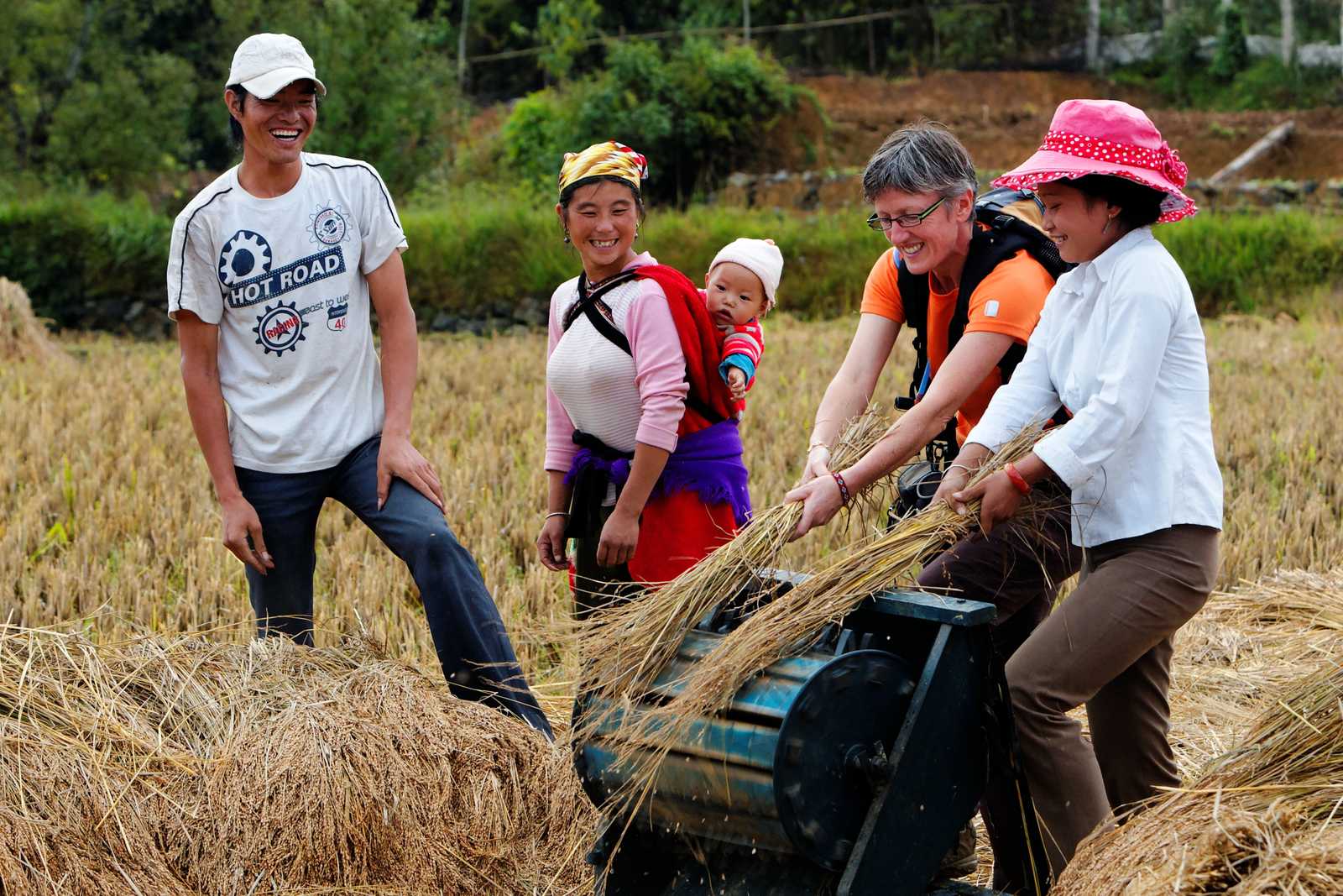 Moment de partage avec la population locale au Vietnam © G. ROHART