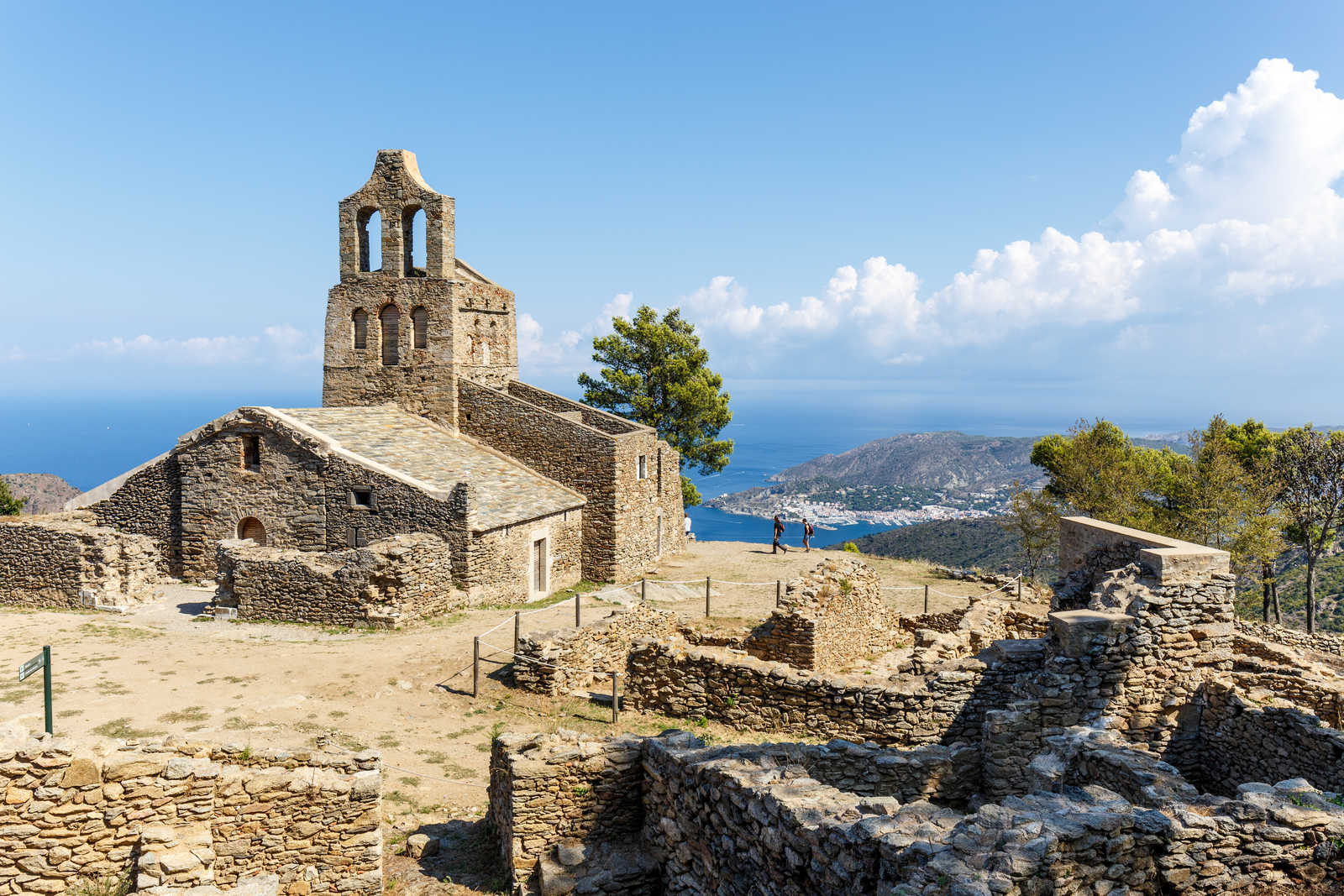 Monastère de Sant Pere de Rodes, Pyrénées © Roger