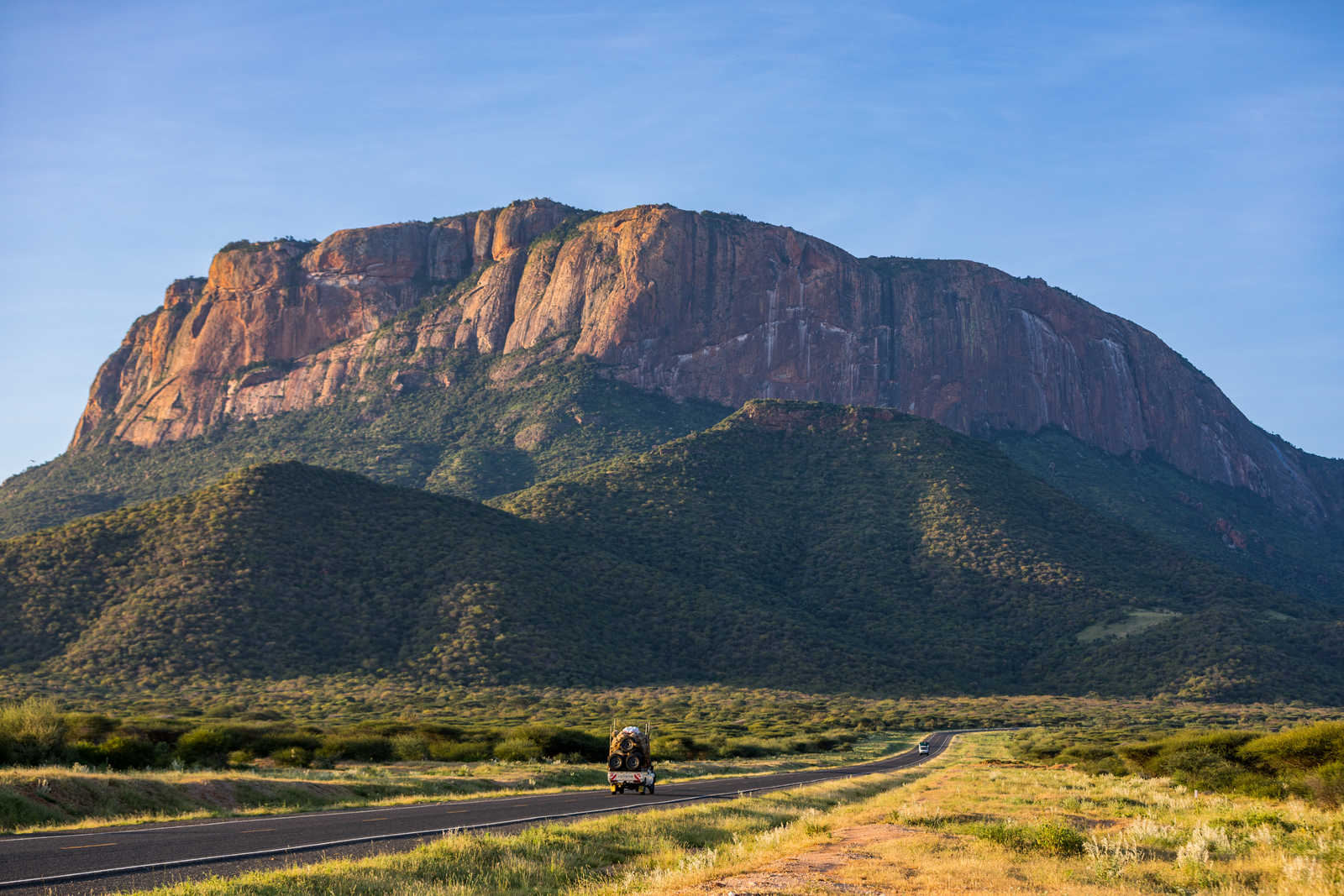 Mont Ololokwe dans le nord du Kenya par Antony Trivet © Trivet Antony