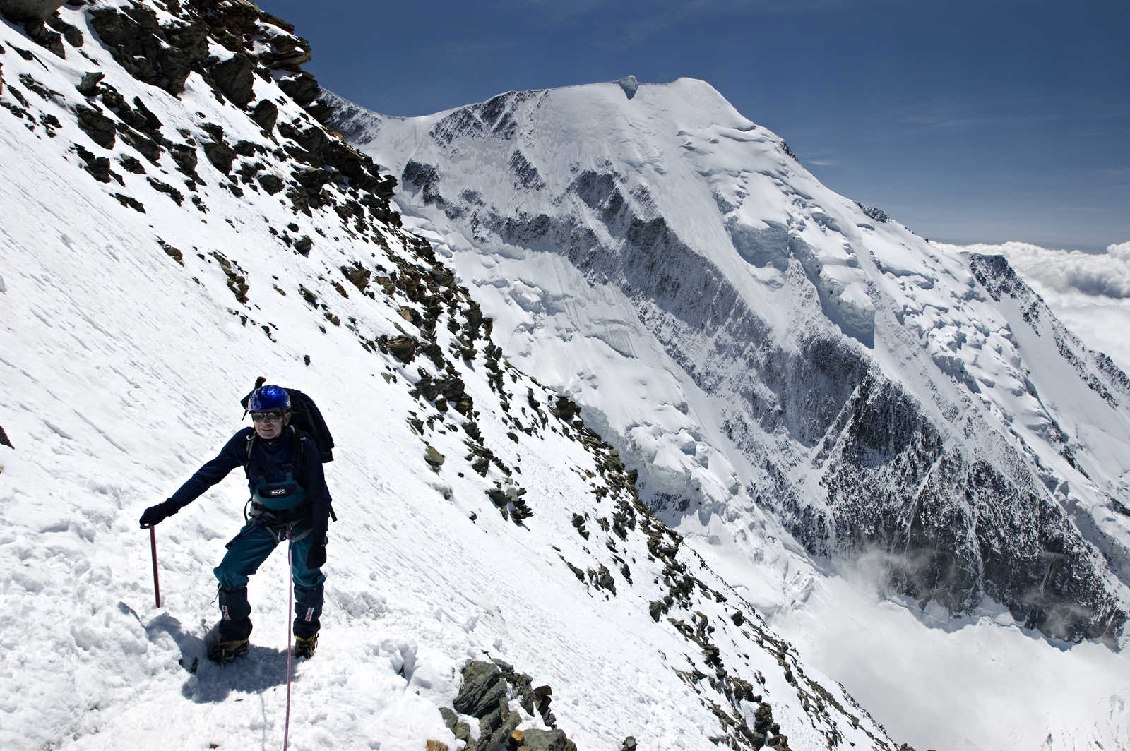 Montée au refuge du gouter dans les Alpes © STAGEEXPE