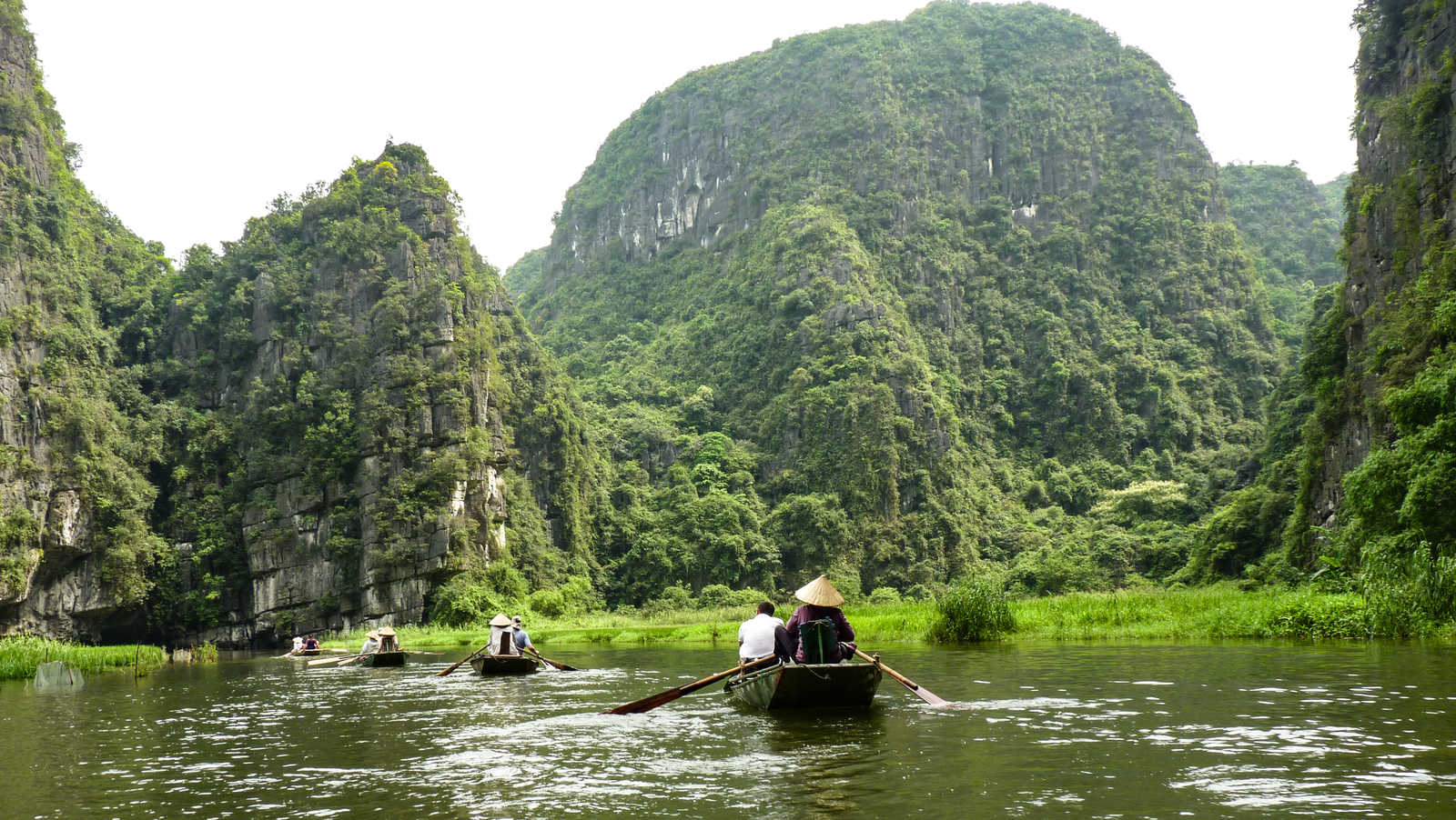Navigation dans les rizières en barque au Vietnam © Kumar Corine