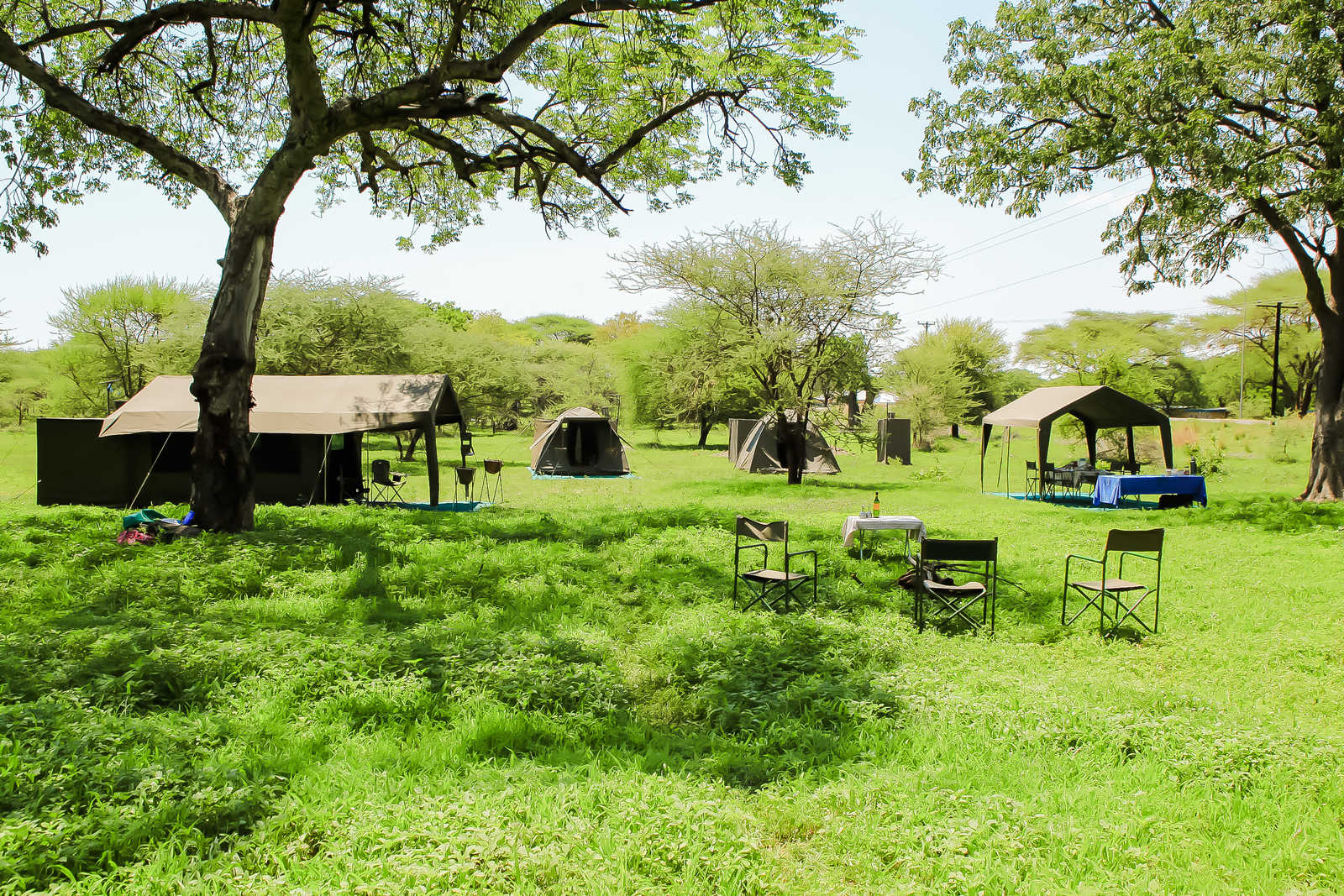 Nos tentes confort, avec tente douche attenante, Botswana © Cs