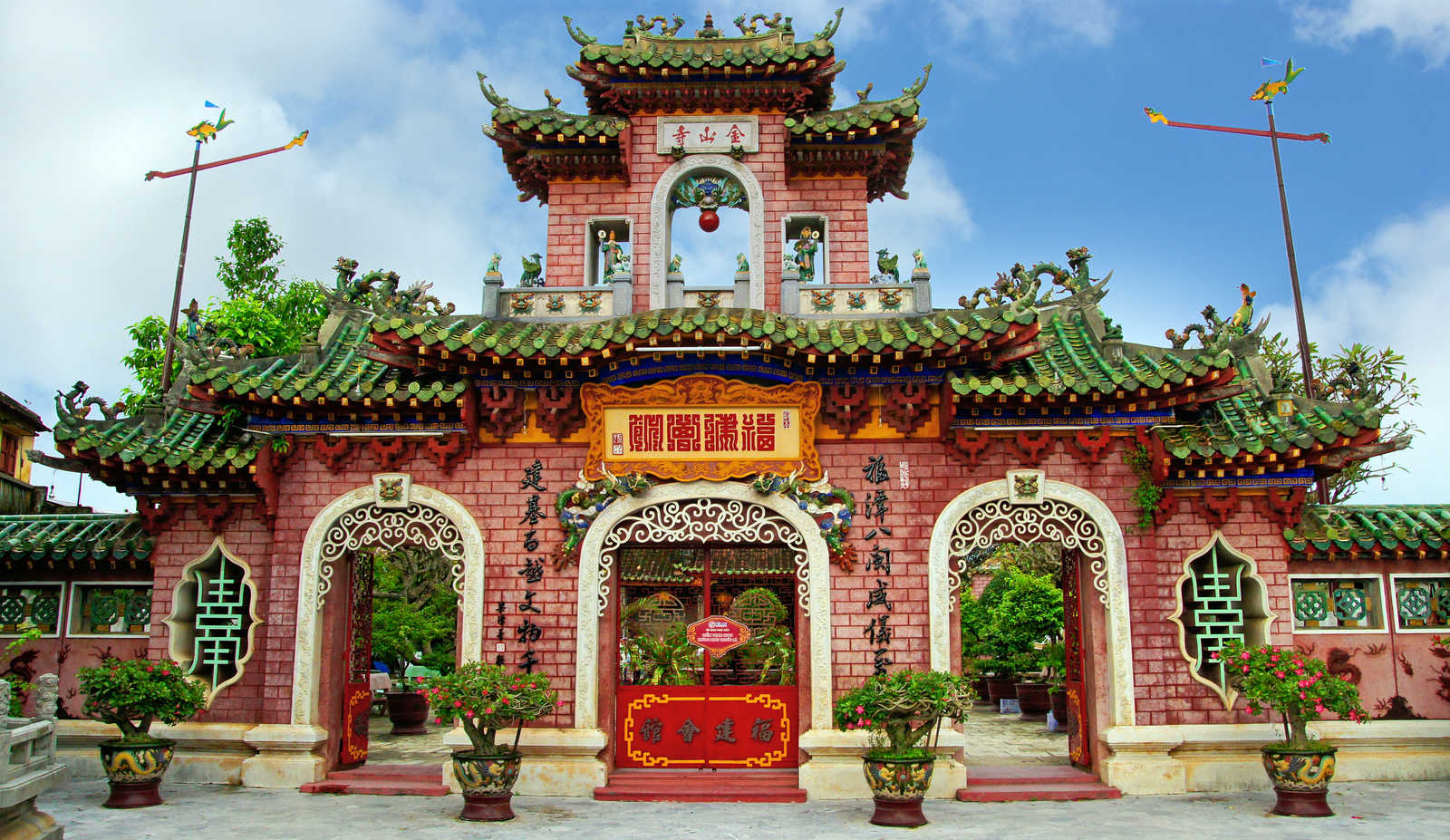 Pagode à Hué, Vietnam © Photlook