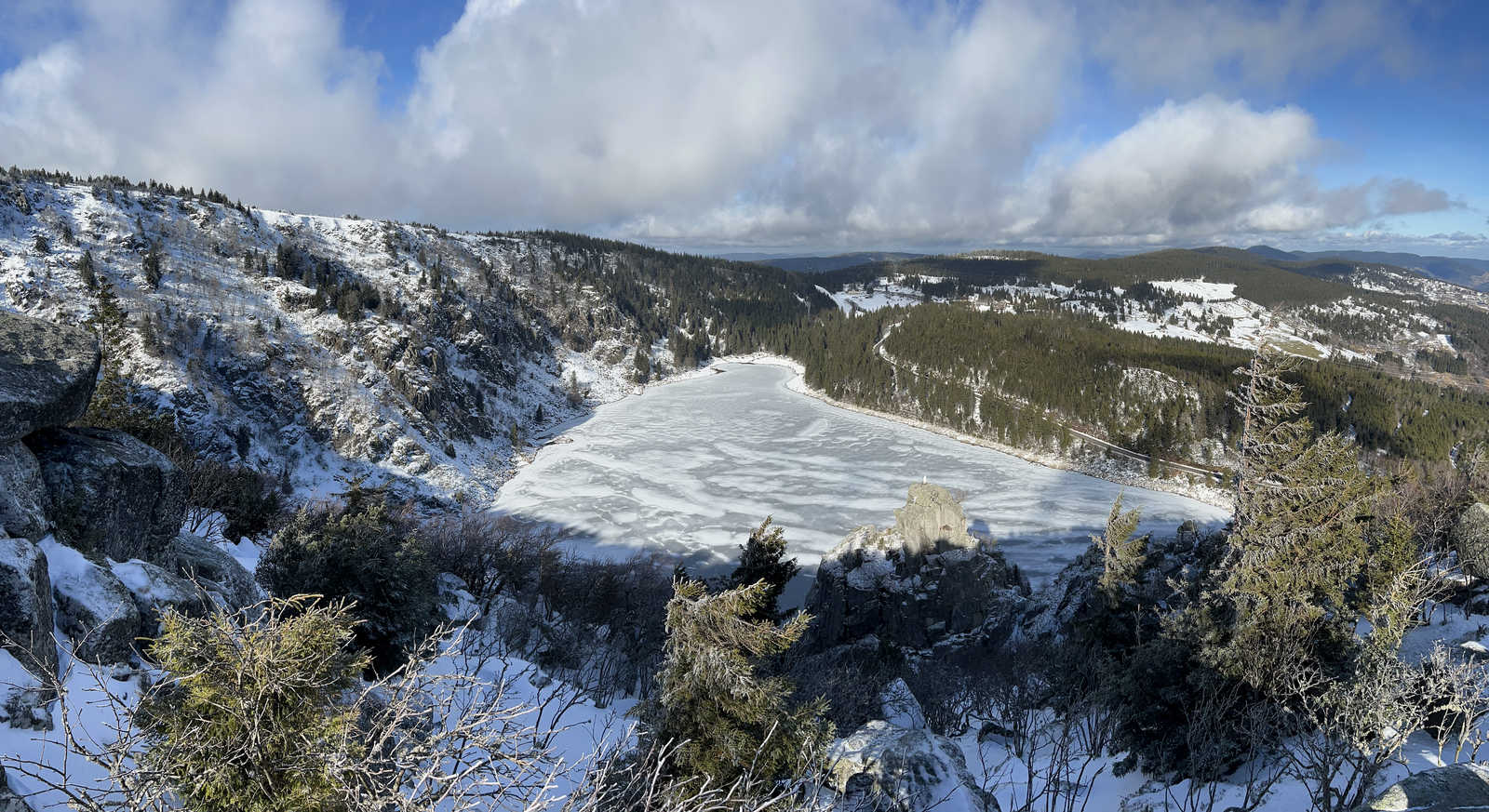 Panorama sur le lac blanc en hiver, Vosges © Montembaut Philippe