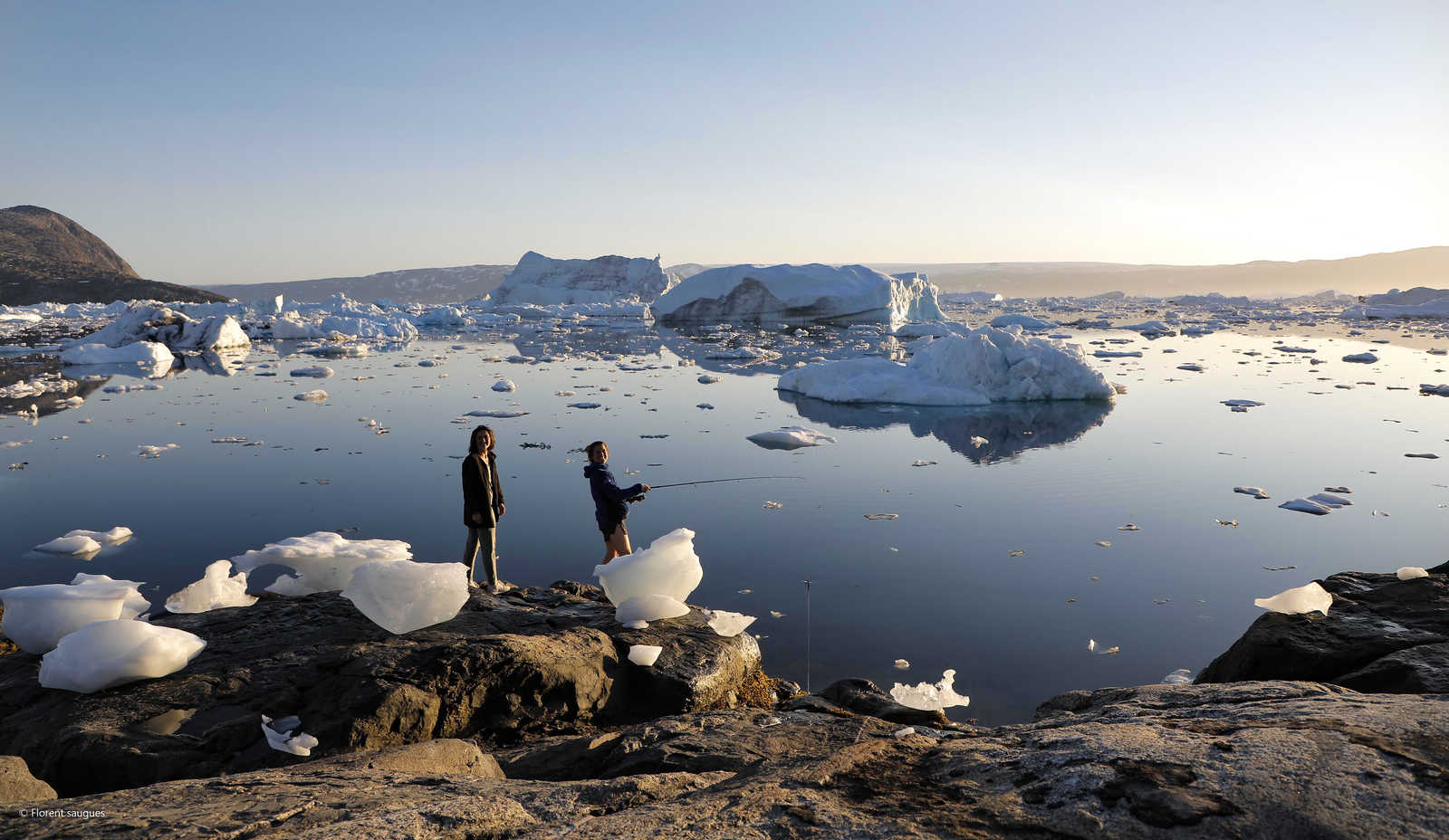 Pêche parmi les icebergs au Groenland © Bertrand Laurine