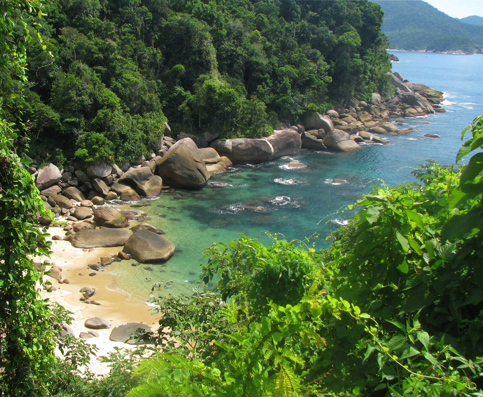 Plage paradisiaque à Paraty © D. BRUNO