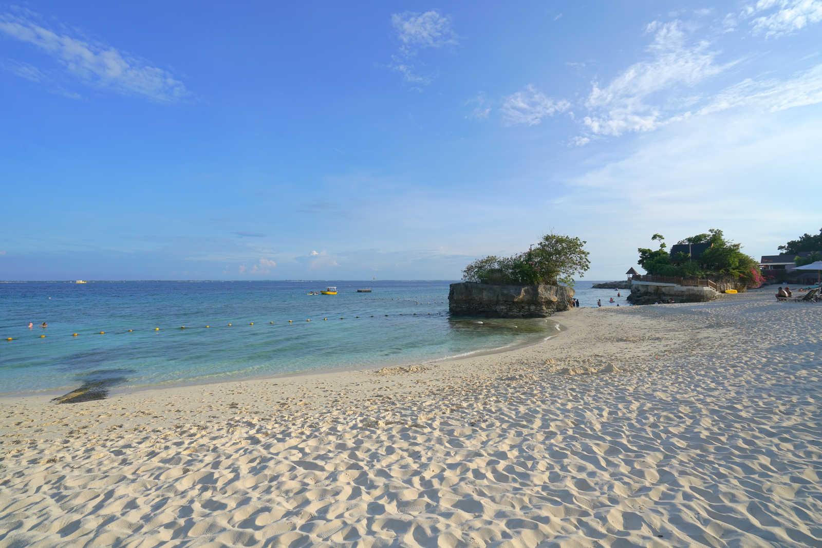 plage sur l'île de Cebu aux Philippines © Masataka Sakomoto