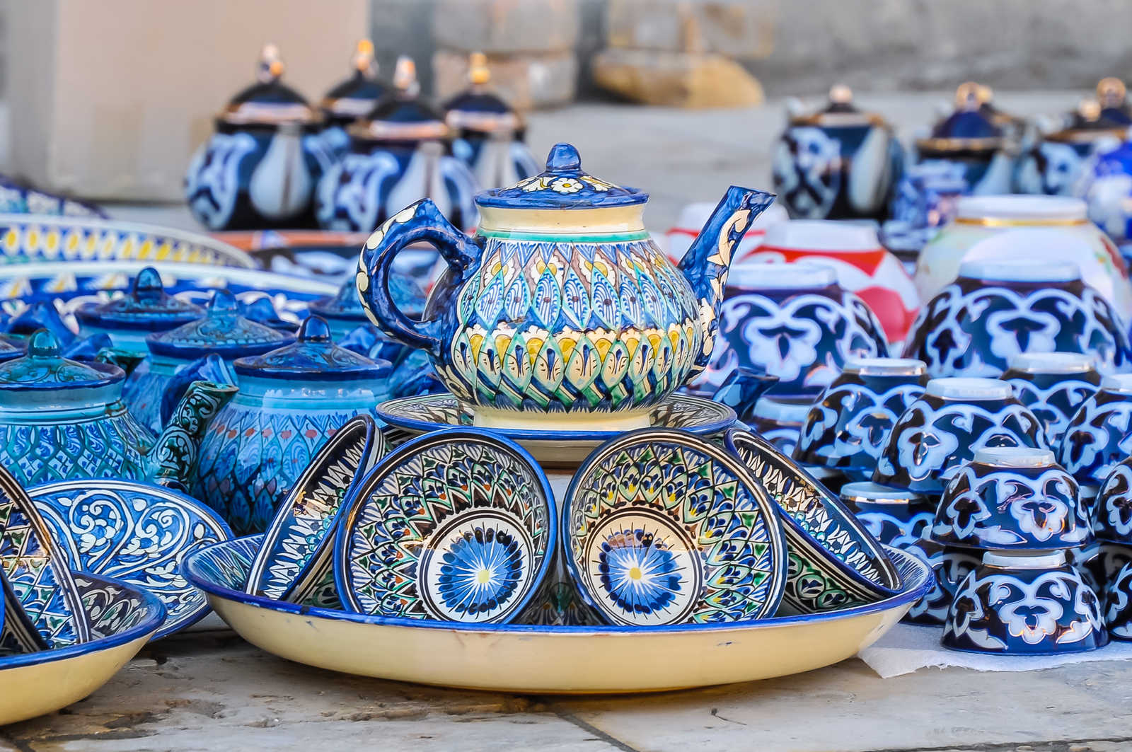 Plats traditionnels ouzbeks pour boire le thé © Alsem