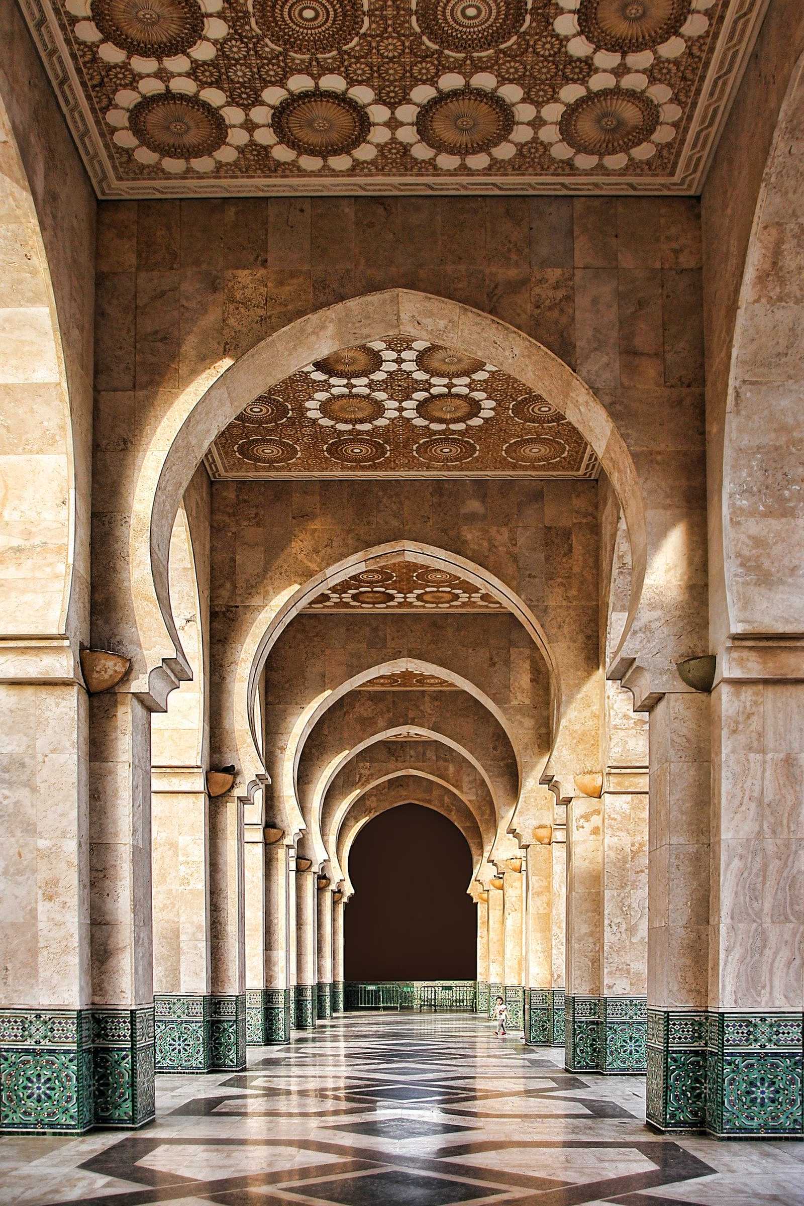 Porte marocaine dans une mosquée au Maroc © pixabay