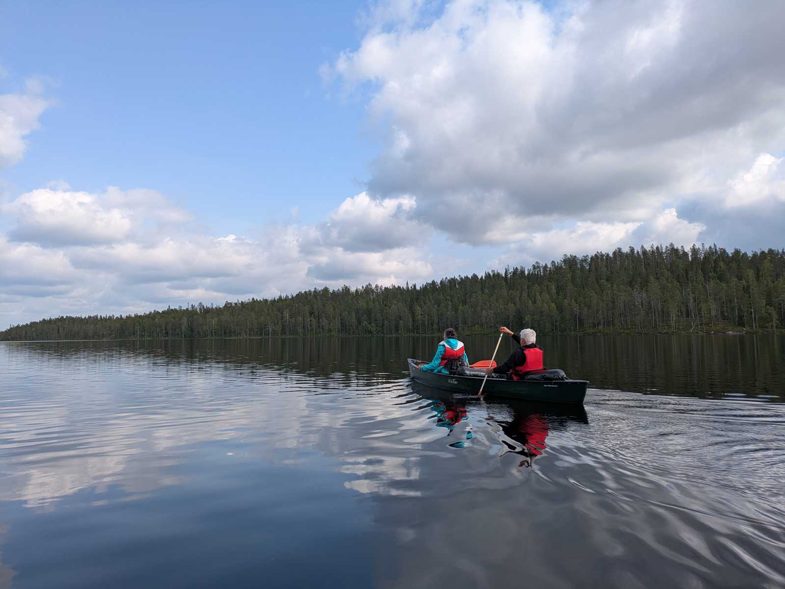 Raid canoé sur 2 jours avec bivouac en Finlande © Liegard Emilie