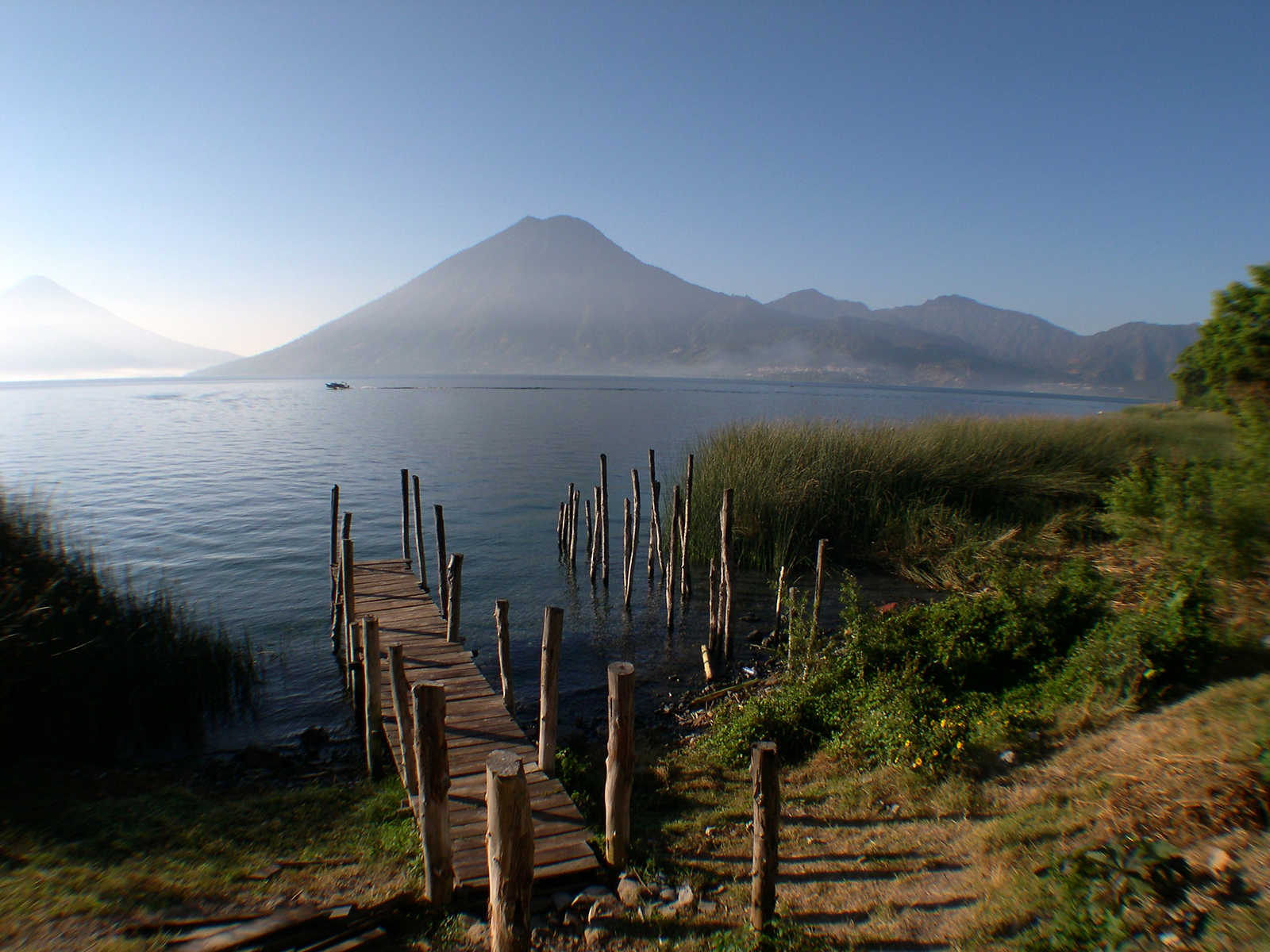 Volcans autour du lac Atitlan au Guatemala © D. BRUNO