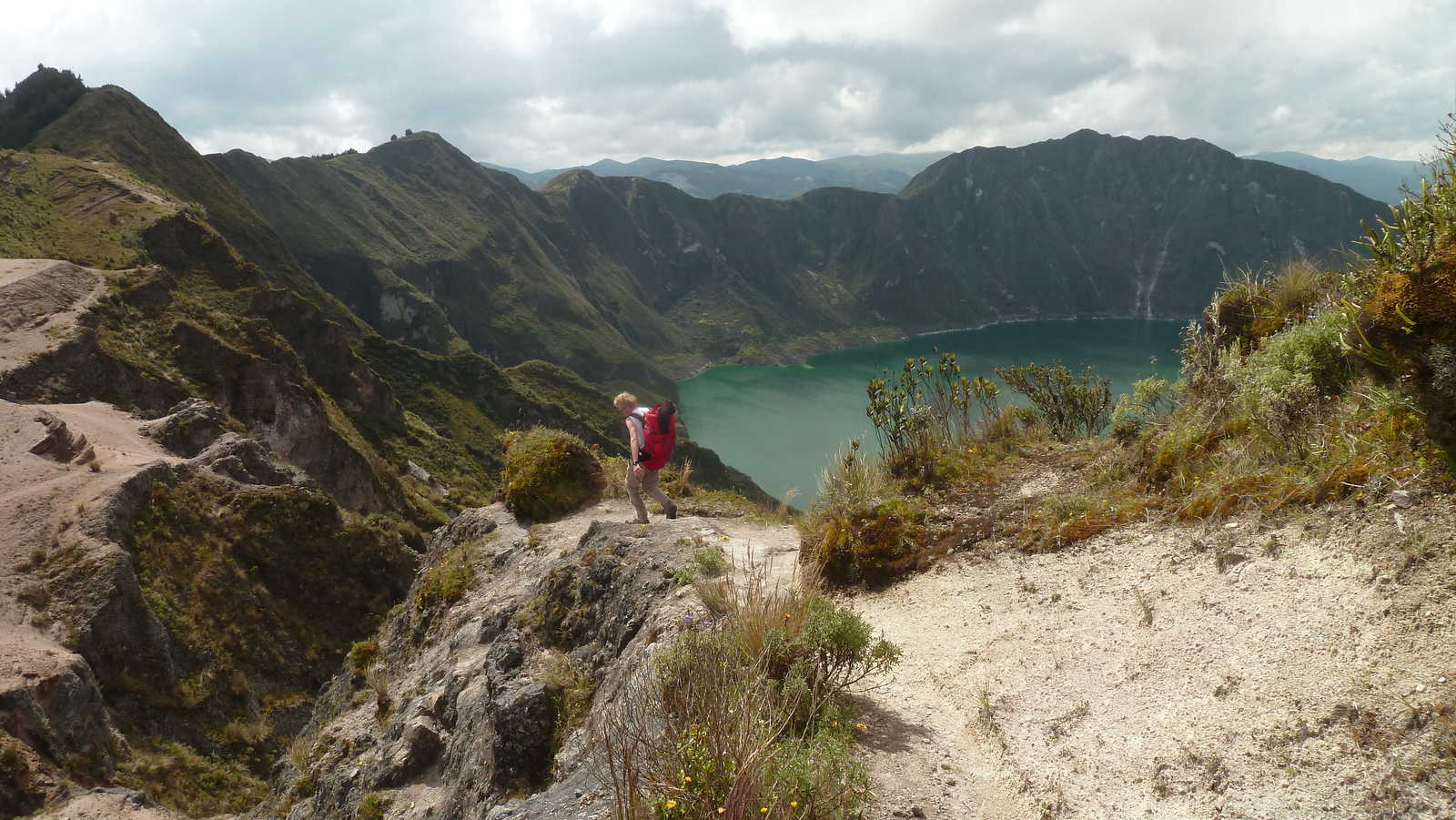 Rando autour de la lagune de Quilotota en Equateur © Libeer Matthieu
