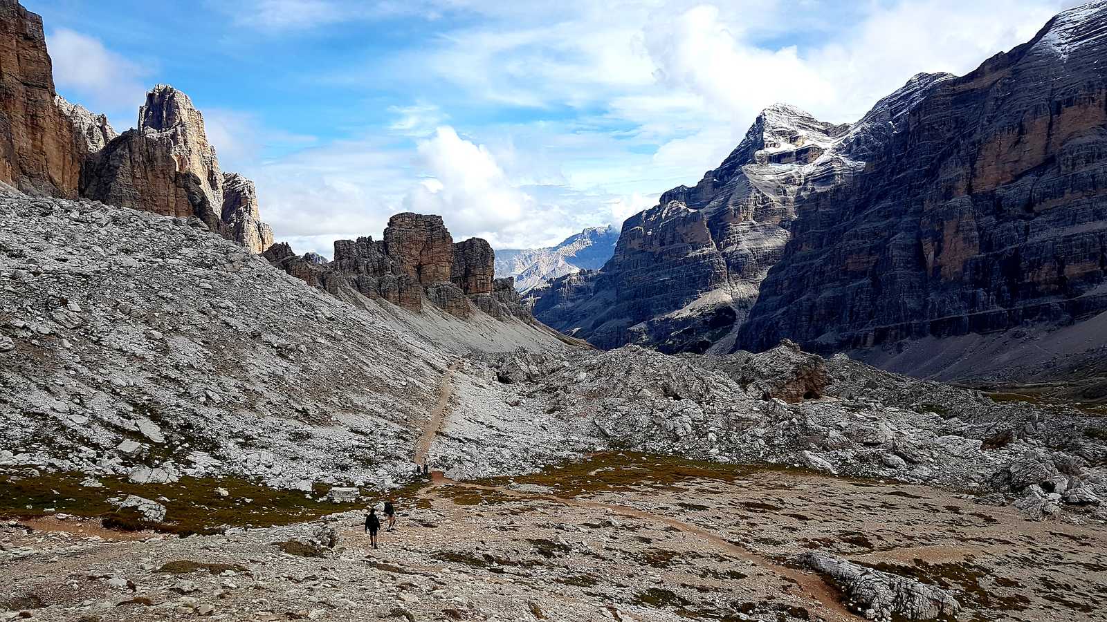 Randonnée au coeur des Dolomites en Italie © D'avolio Aurore