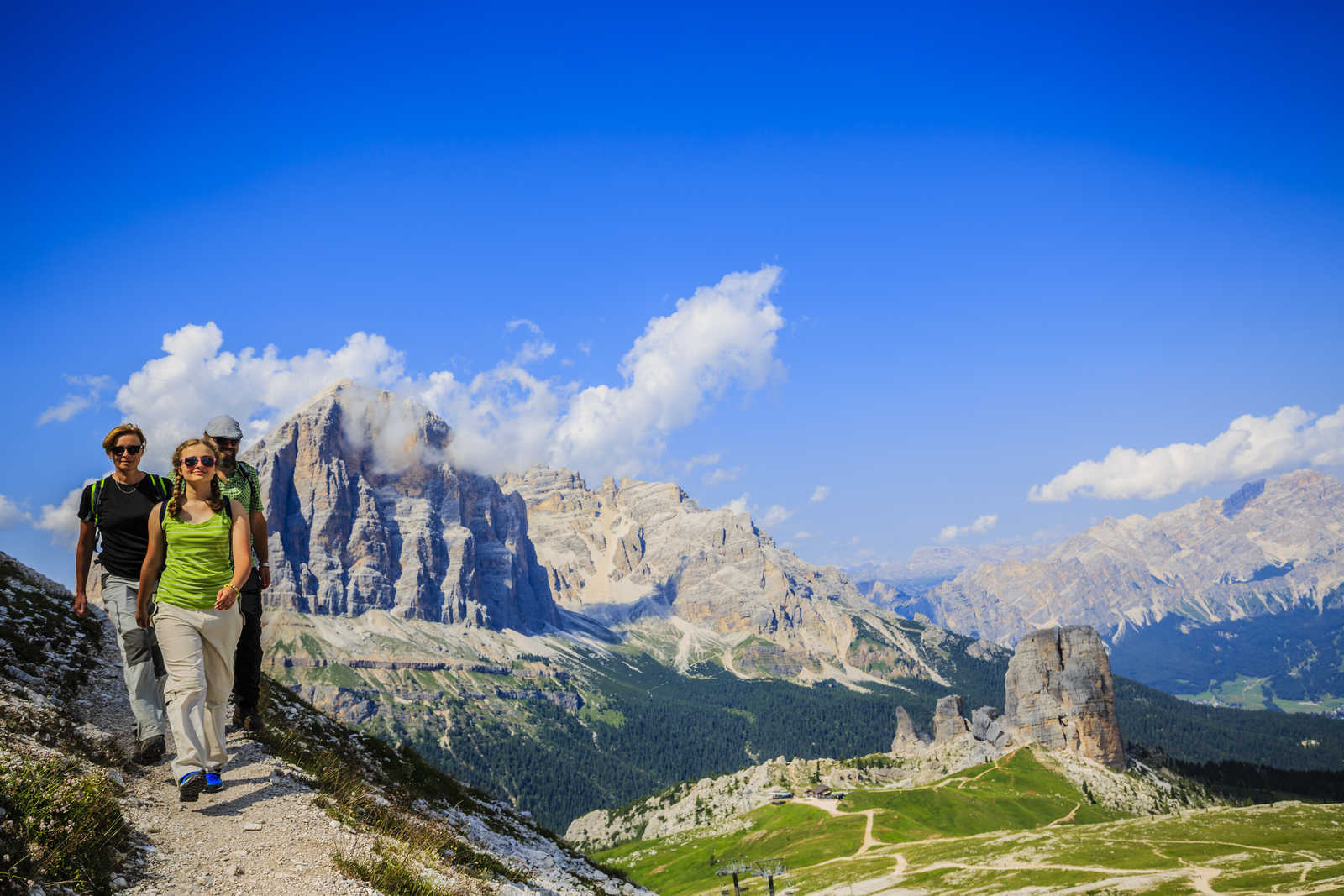 Randonnée dans les Dolomites en Italie © Shutter Stock