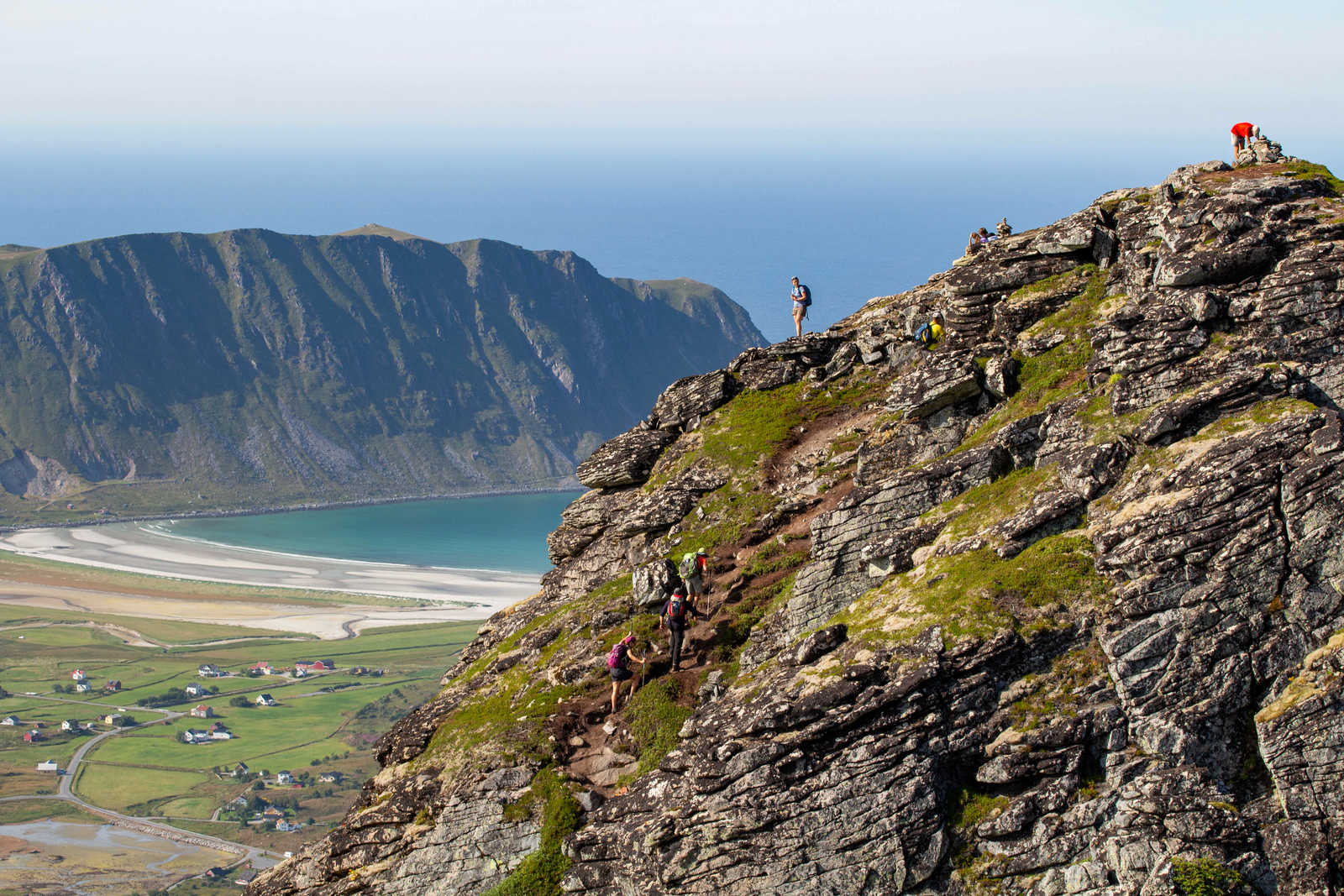 Randonnée en haut du Volandstinden, Norvège du Nord © Basmaji Rémi