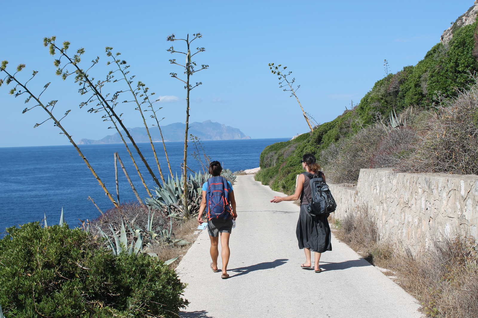 Randonnée sur l'île de Levanzo, Sicile en Italie © D'avolio Aurore