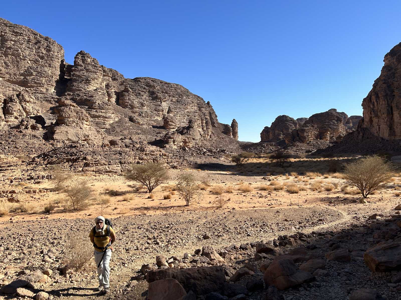 Randonneur dans le Tassili N'Ajjer, en Algérie © Dufy Caroline