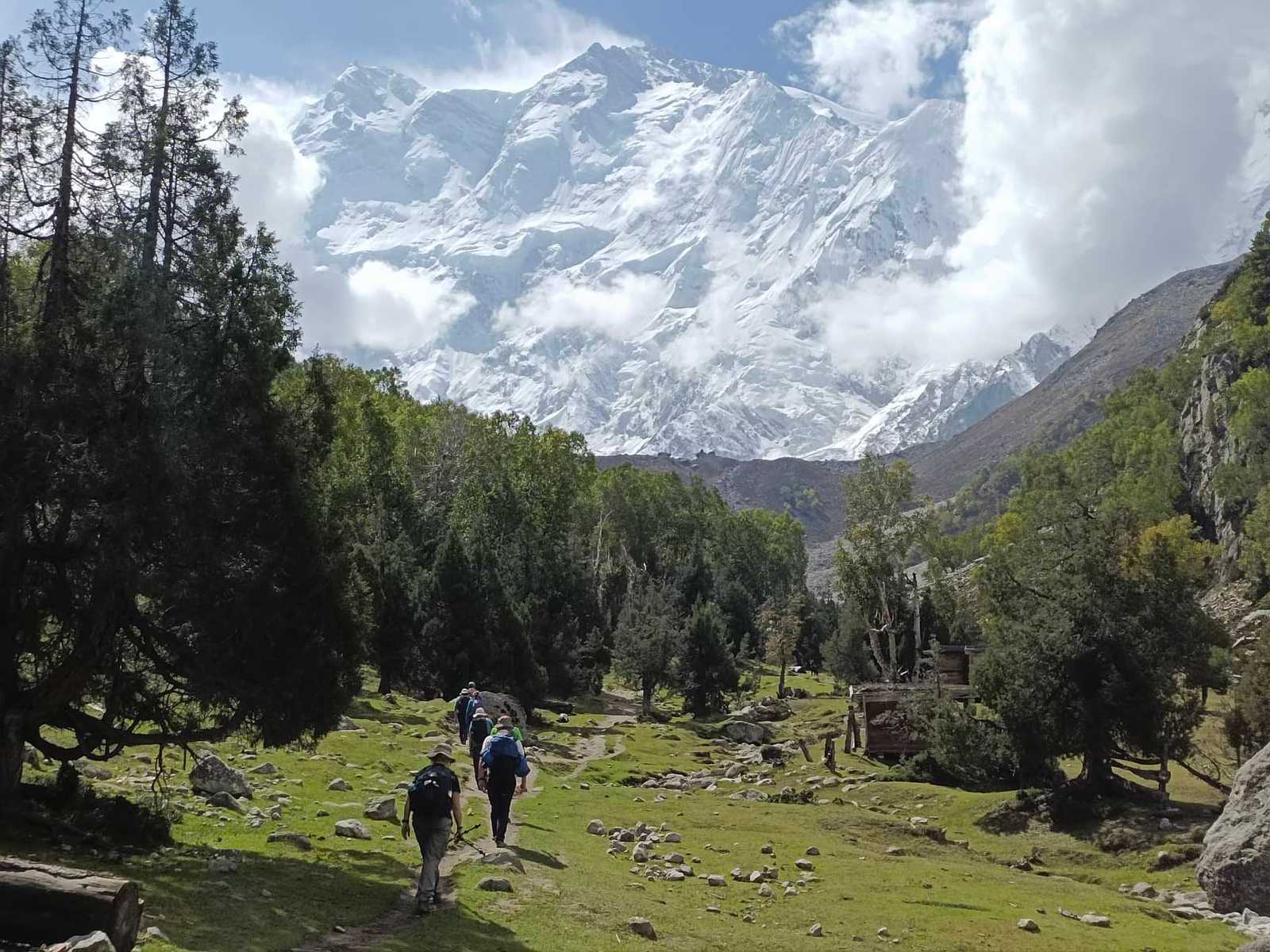 Randonneur en chemin pour Nanga Parbat © Kndp