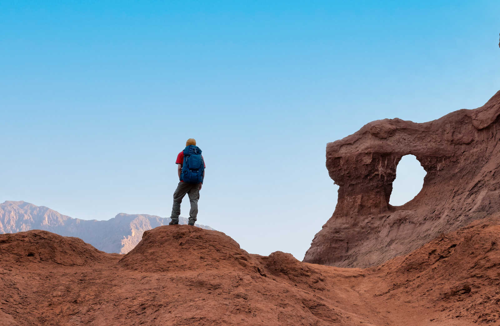 Randonneur proche de Salta à Cafayate dans le nord ouest de l'Argentine © Armando Oliveira