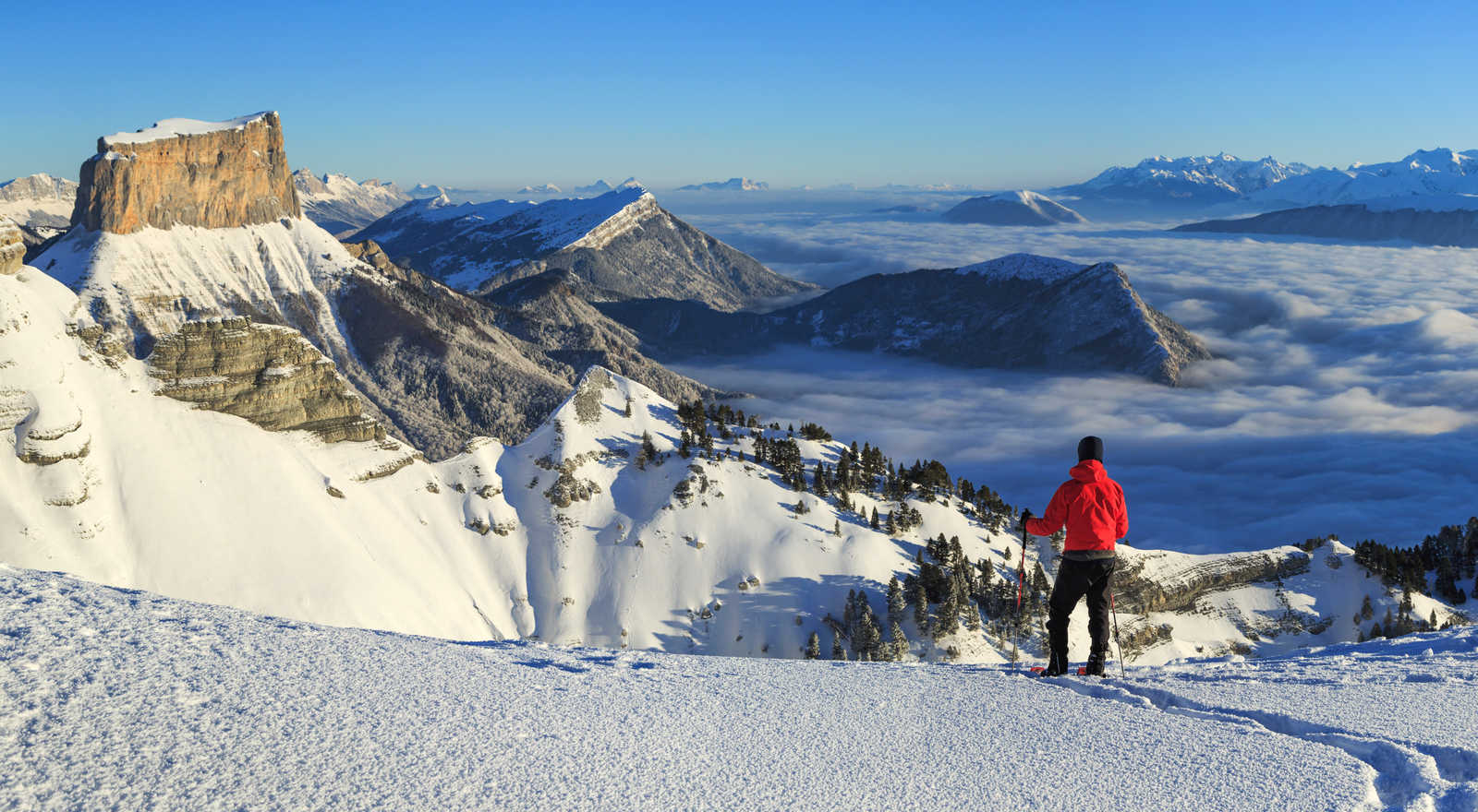 Sur les hauts plateaux du Vercors, vue sur le Mont Aiguille © Van Der Werf Sander