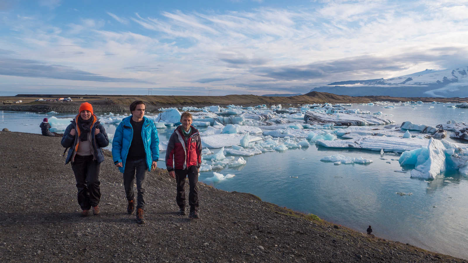 Randonneurs à Jökulsárlón en Islande © Sinssaine Bertrand