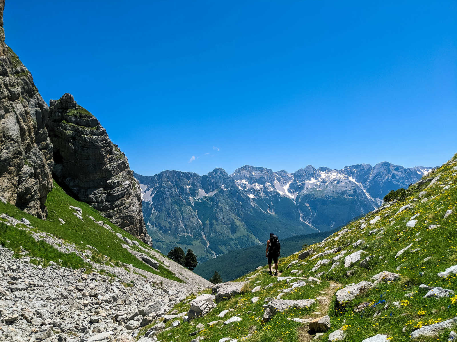 Randonneurs  dans les alpes Albanaises © Granit Temaj/eyeem