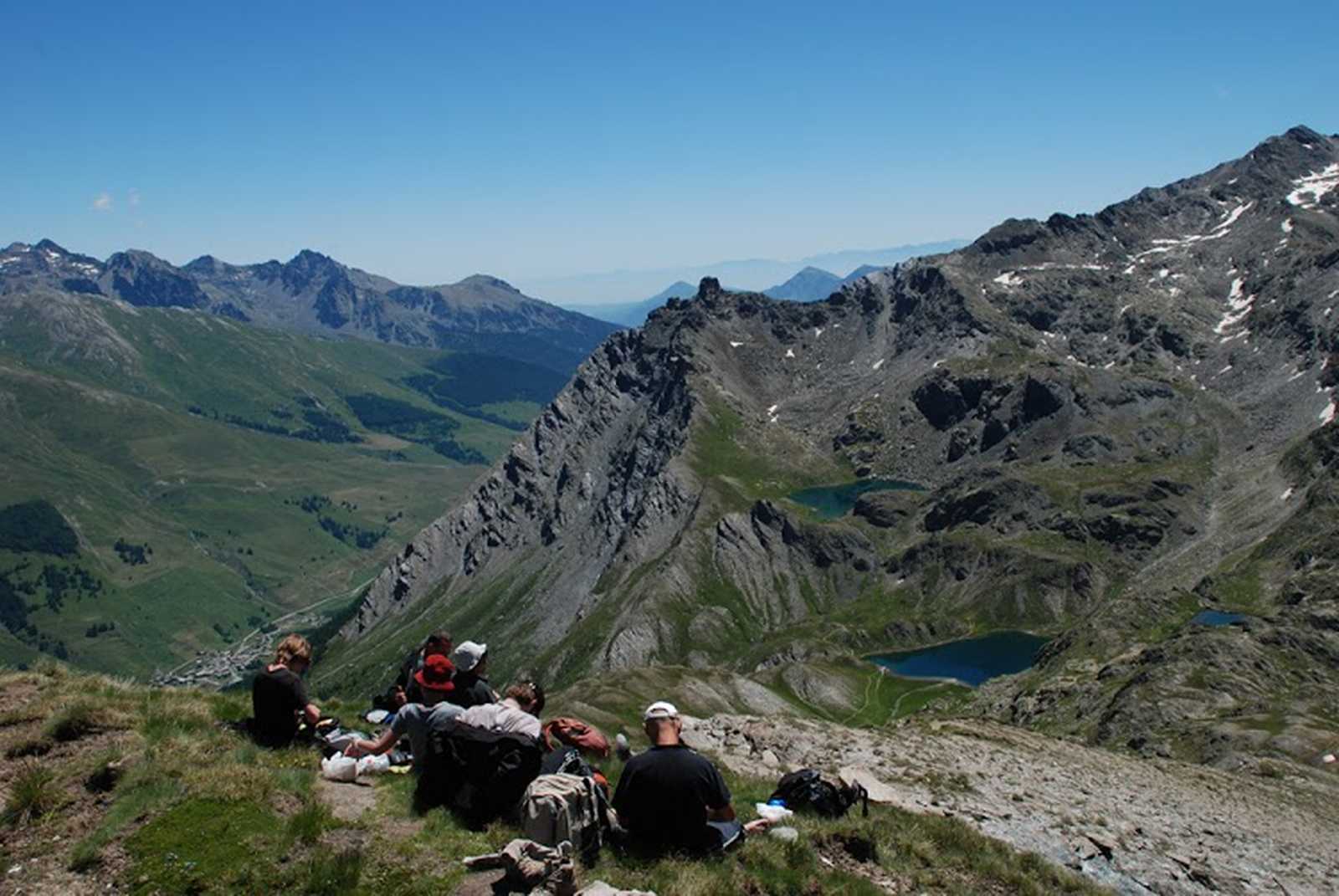 randonneurs qui font le tour du Queyras dans les Alpes du Sud en France © Destination Queyras