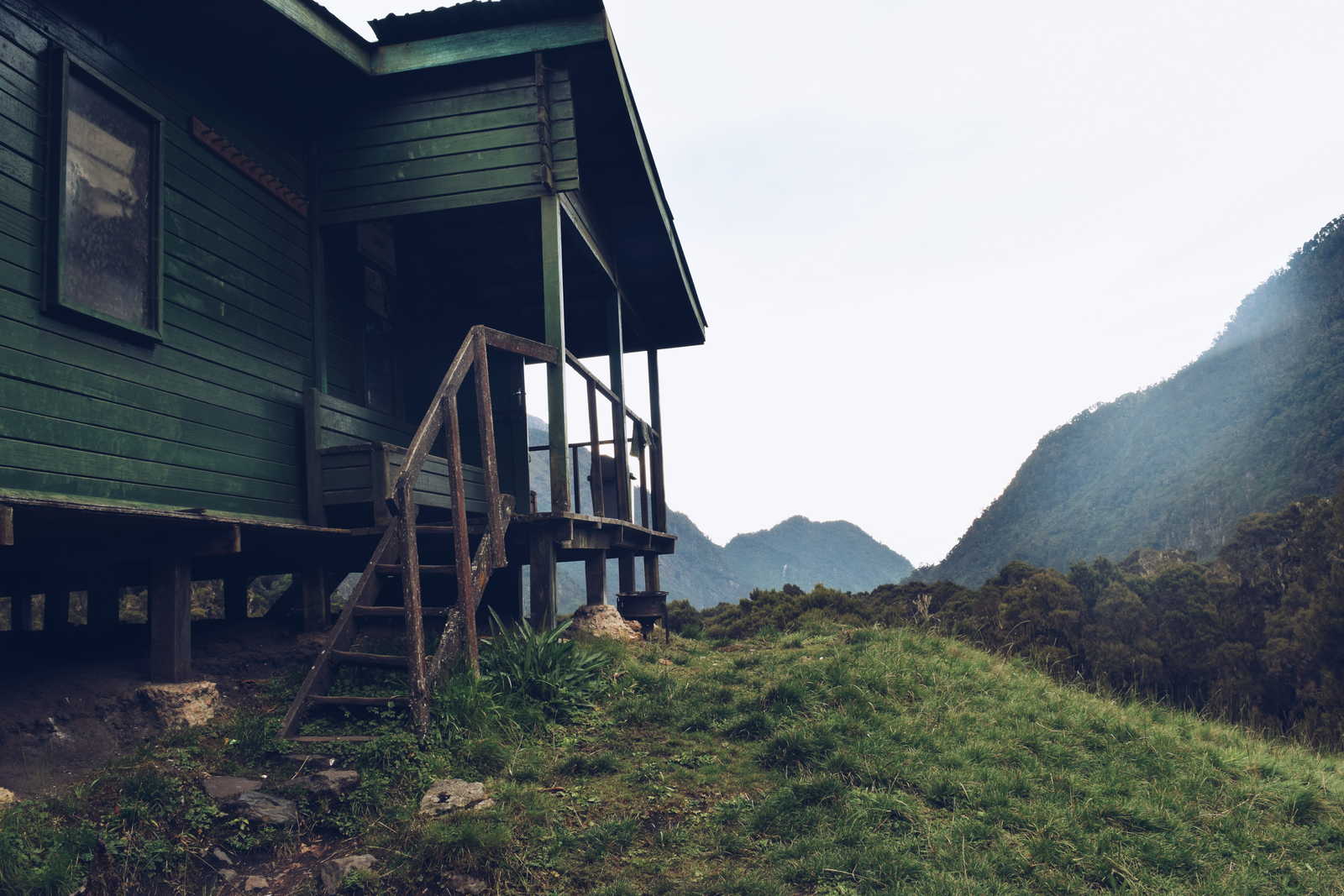 Refuge de John Maate dans le parc national de Rwenzori Mountains en Ouganda © Martin