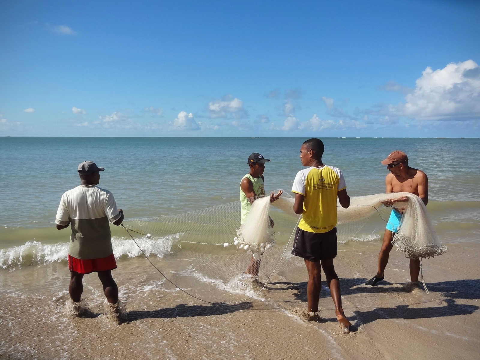 Rencontre avec les pêcheurs sur l'île de Boipeba © S. CHATENOUD