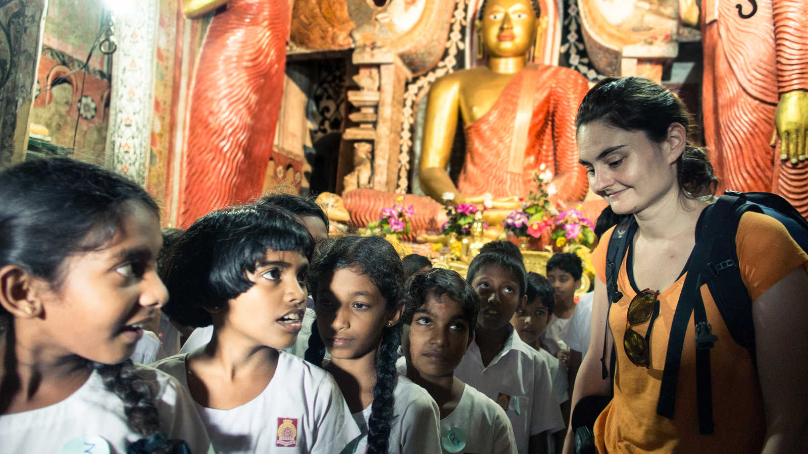 rencontre avec une classe d'enfants au sri Lanka © Jadot Audrey