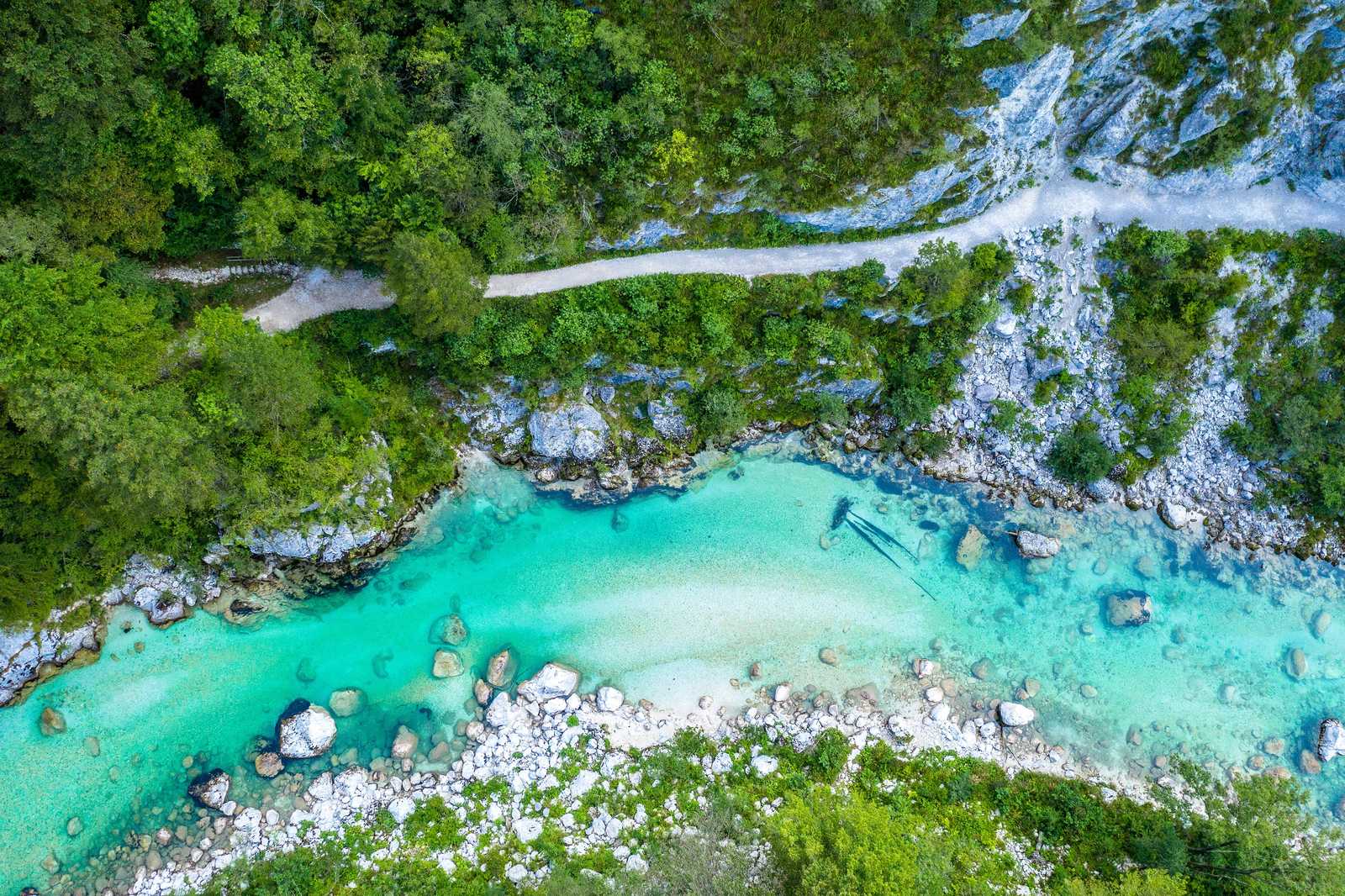 Slovénie rivière Soca © Cloudless