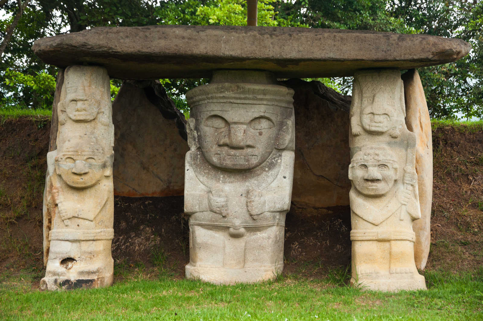 Statues précolombiennes de San Agustín © Jkraft5 - Adobe Stock