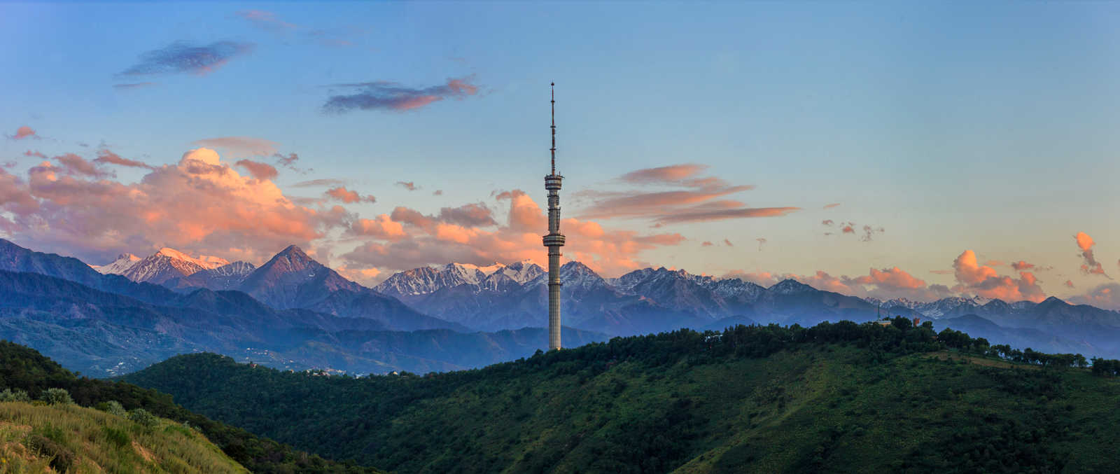 Tour de télévision, Almaty © Nikolay