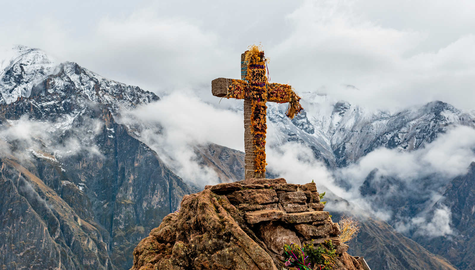 La Croix du Condor surplombant le Canyon de Colca, Pérou © Sl-Photography