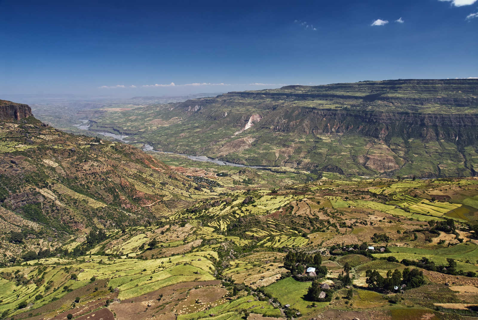 vallée du rift en Ethiopie © Lucaar