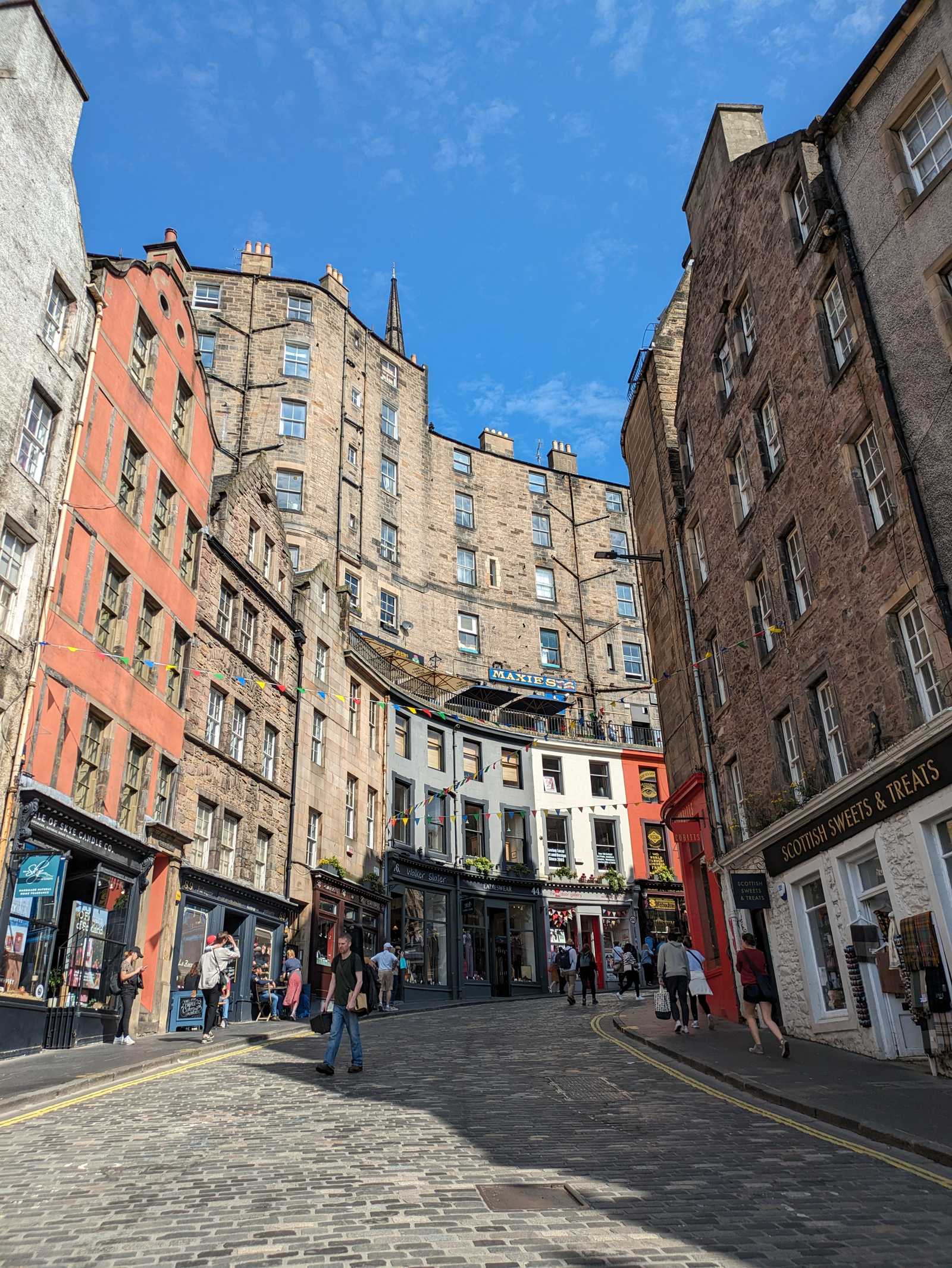 Victoria Street à Edimbourg © Liegard Emilie