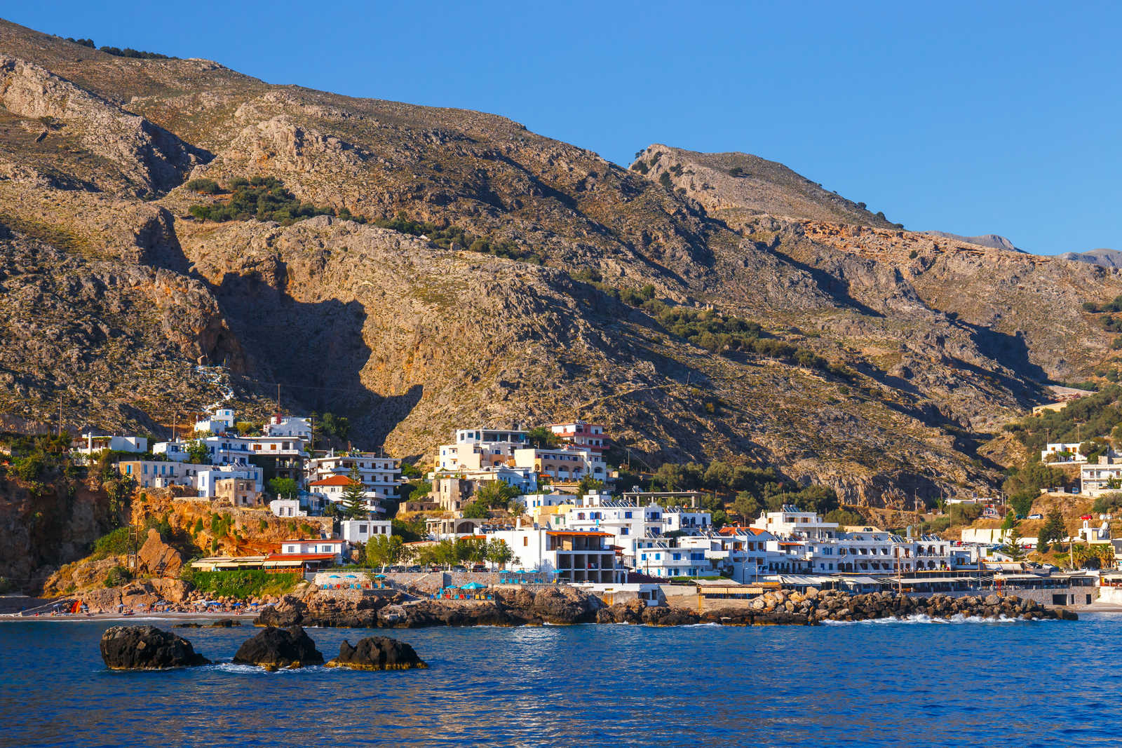 Village de Chora Sfakion en Crète © Dziewul
