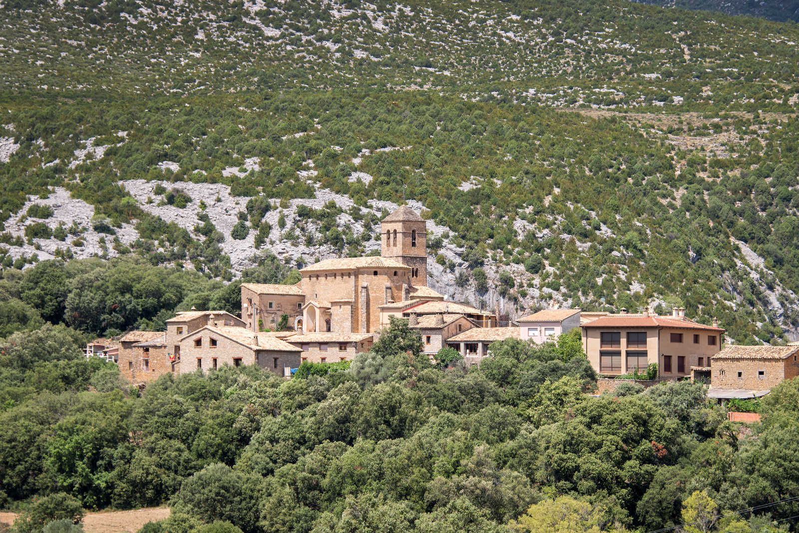 Village de Rodellar, ambiance bout du monde, Sierra de Guara, Pyrenees espagnoles © Delphotostock