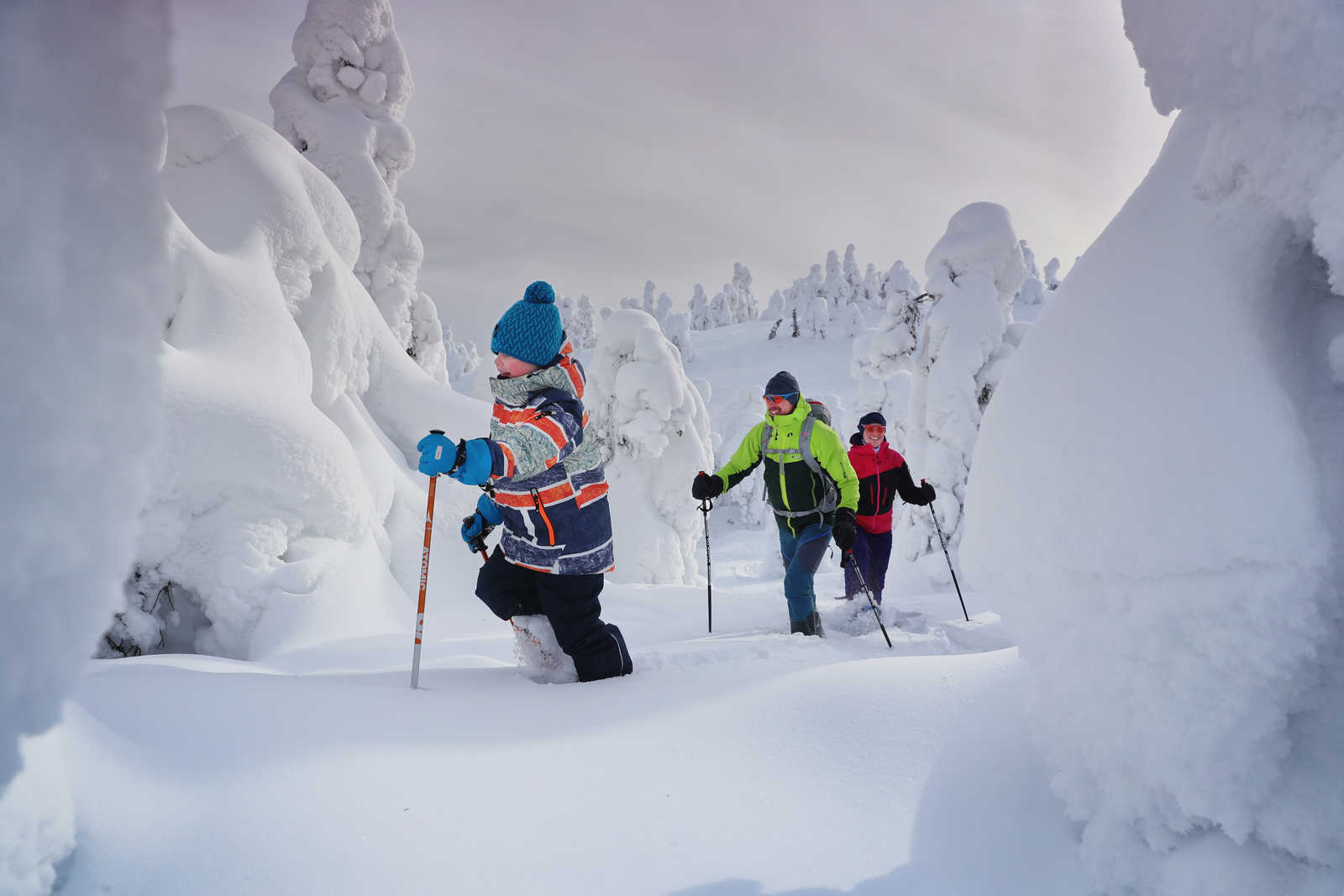 Voyage famille raquettes en Finlande l'hiver © Visit Finland